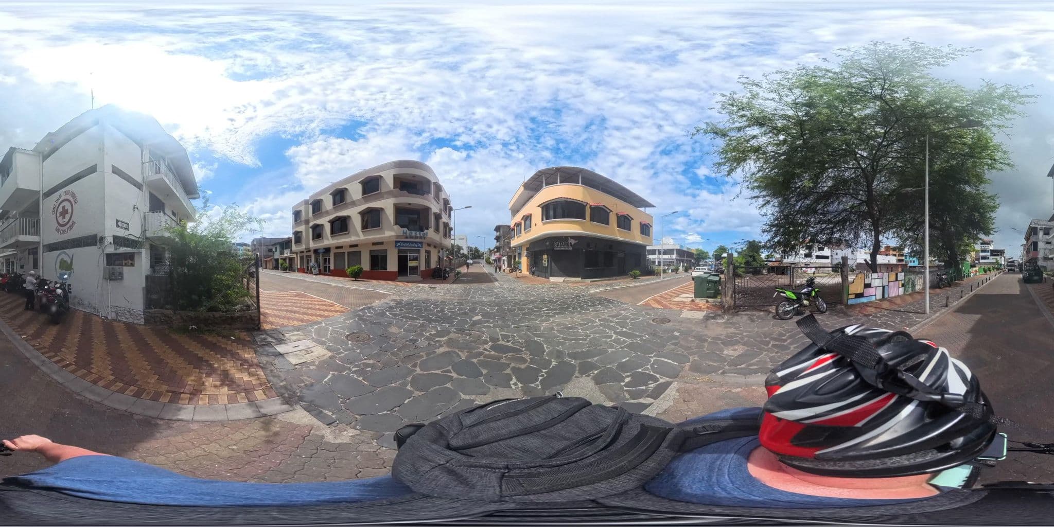 Street view near Hostel Andry, Puerto Baquerizo Moreno — © niallain (CC BY-SA · Mapillary)