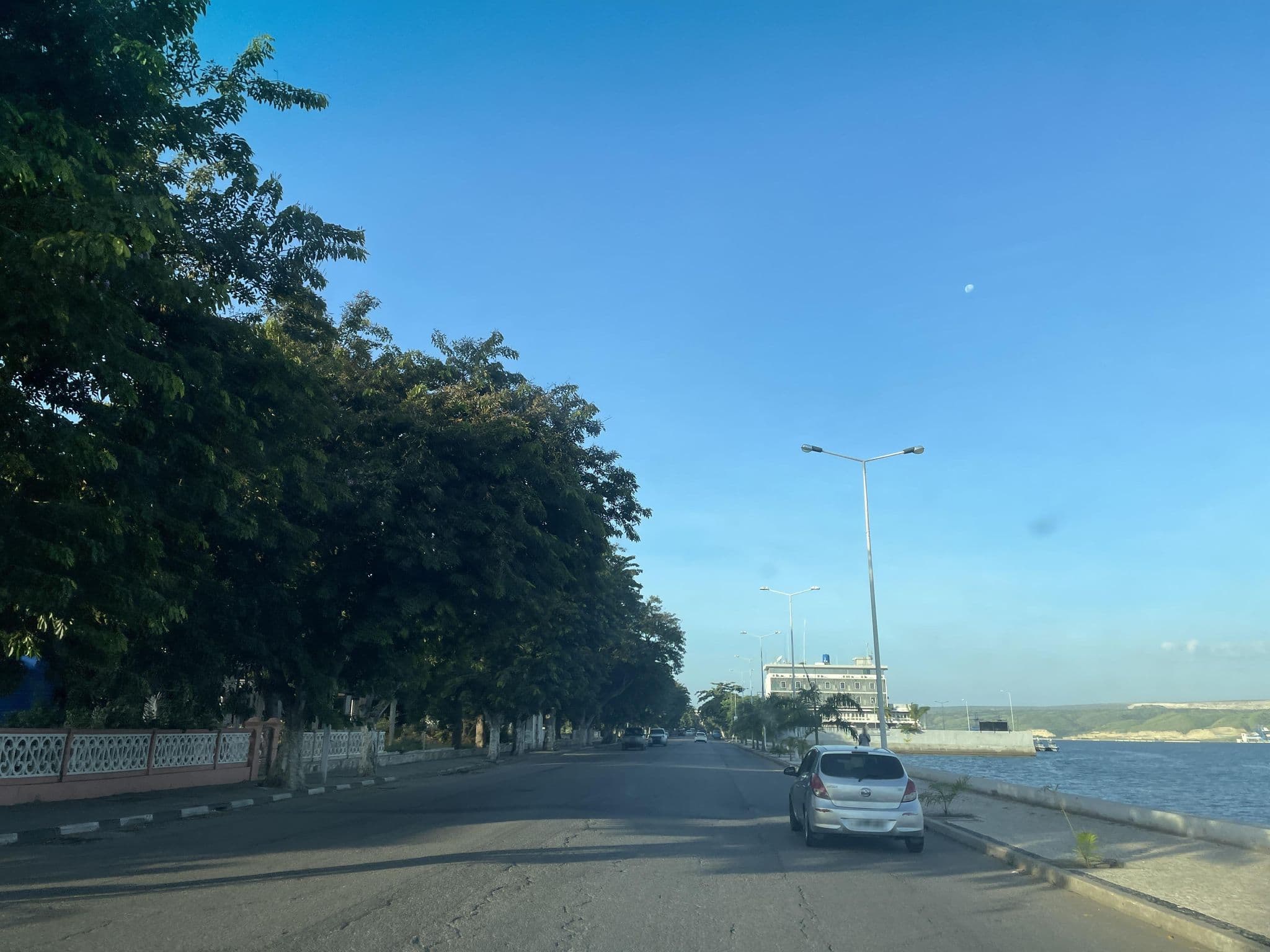 Street view near Casa de Passagem do Porto do Lobito, Lobito — © Manolo23 (CC BY-SA · Mapillary)