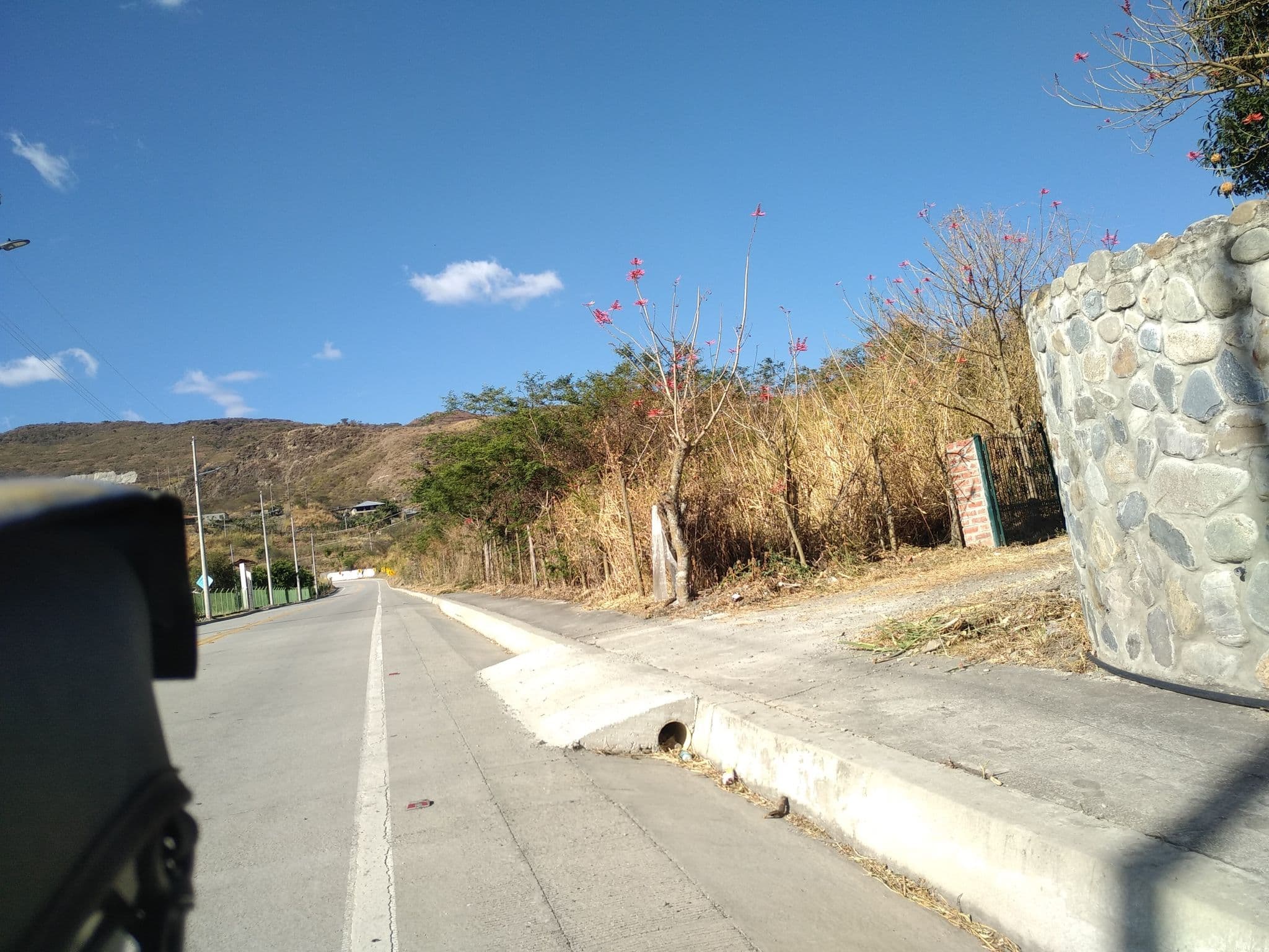 Street view near Izhcayluma, Loja