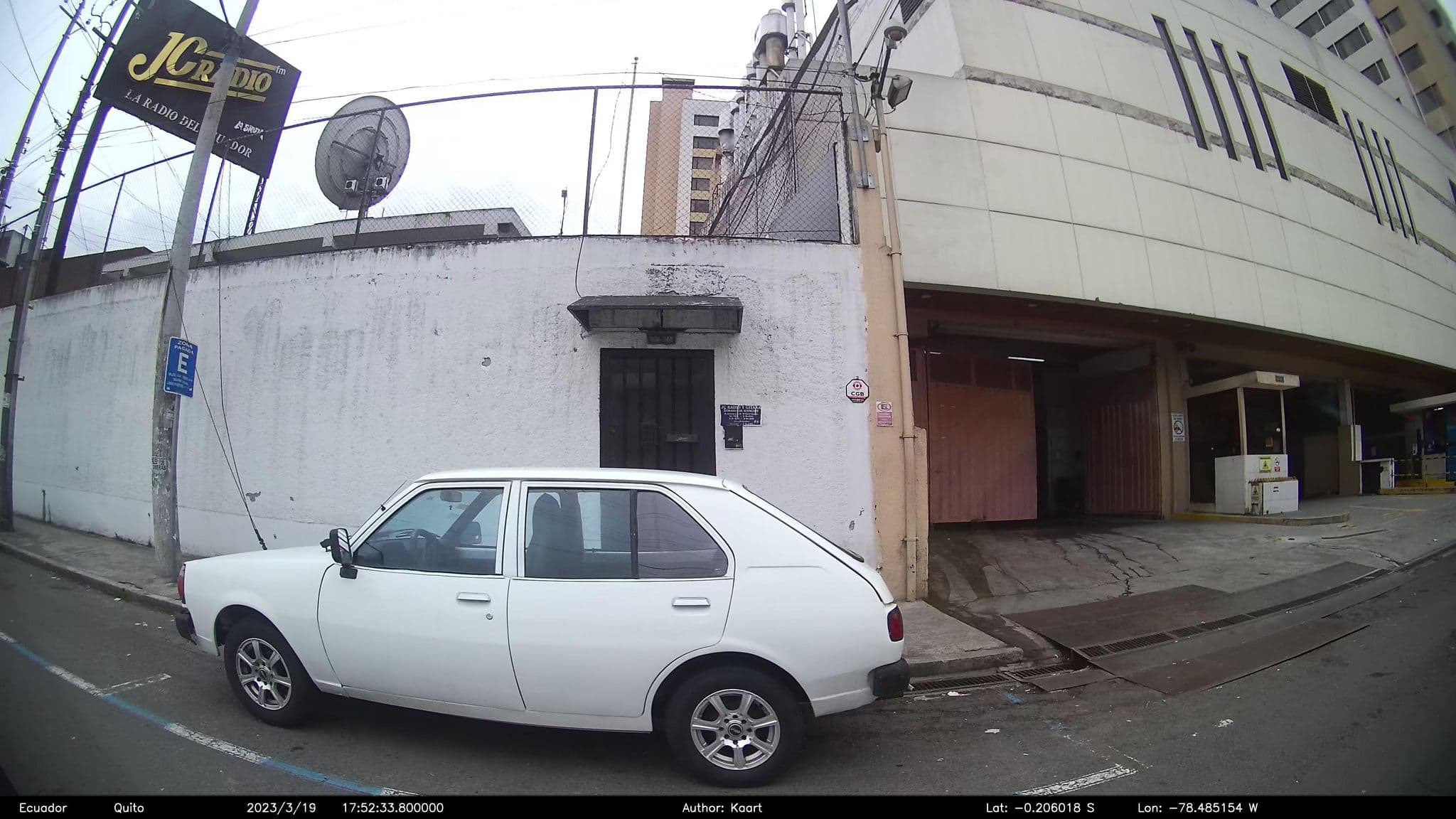 Street view near Swissotel, Quito