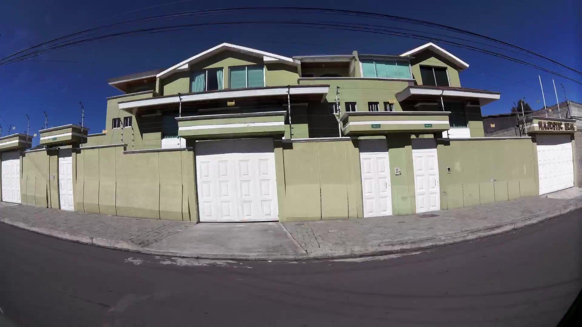 Street view near Hotel Majestic Real, Pomasqui
