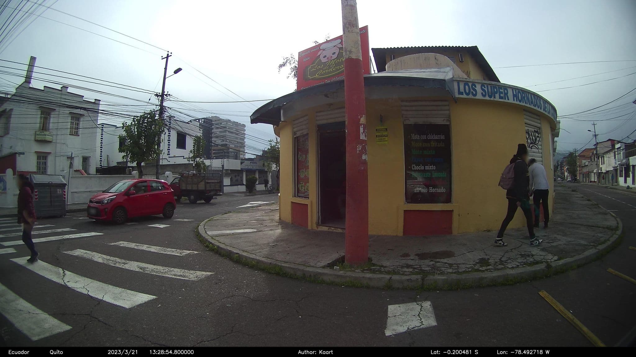 Street view near Hostal Lesly, Quito