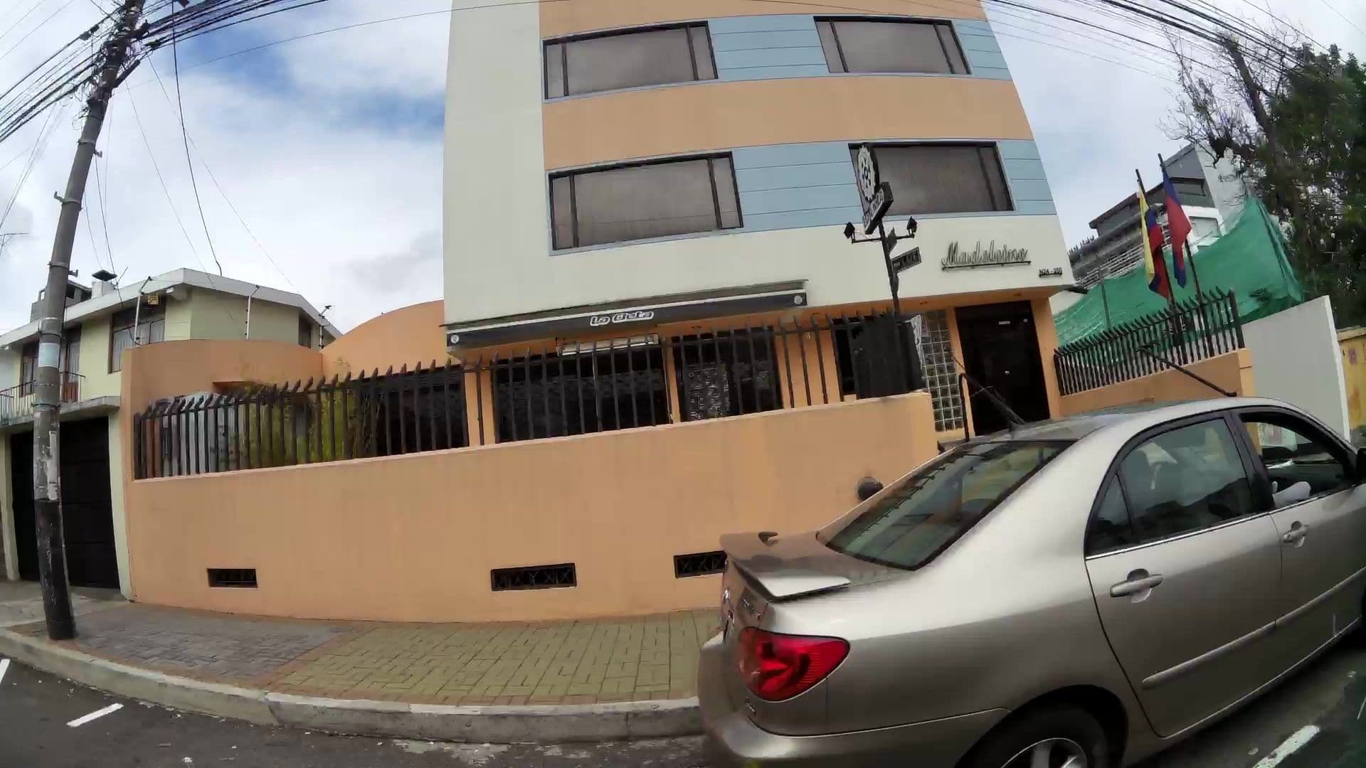 Street view near Madeleine, Quito