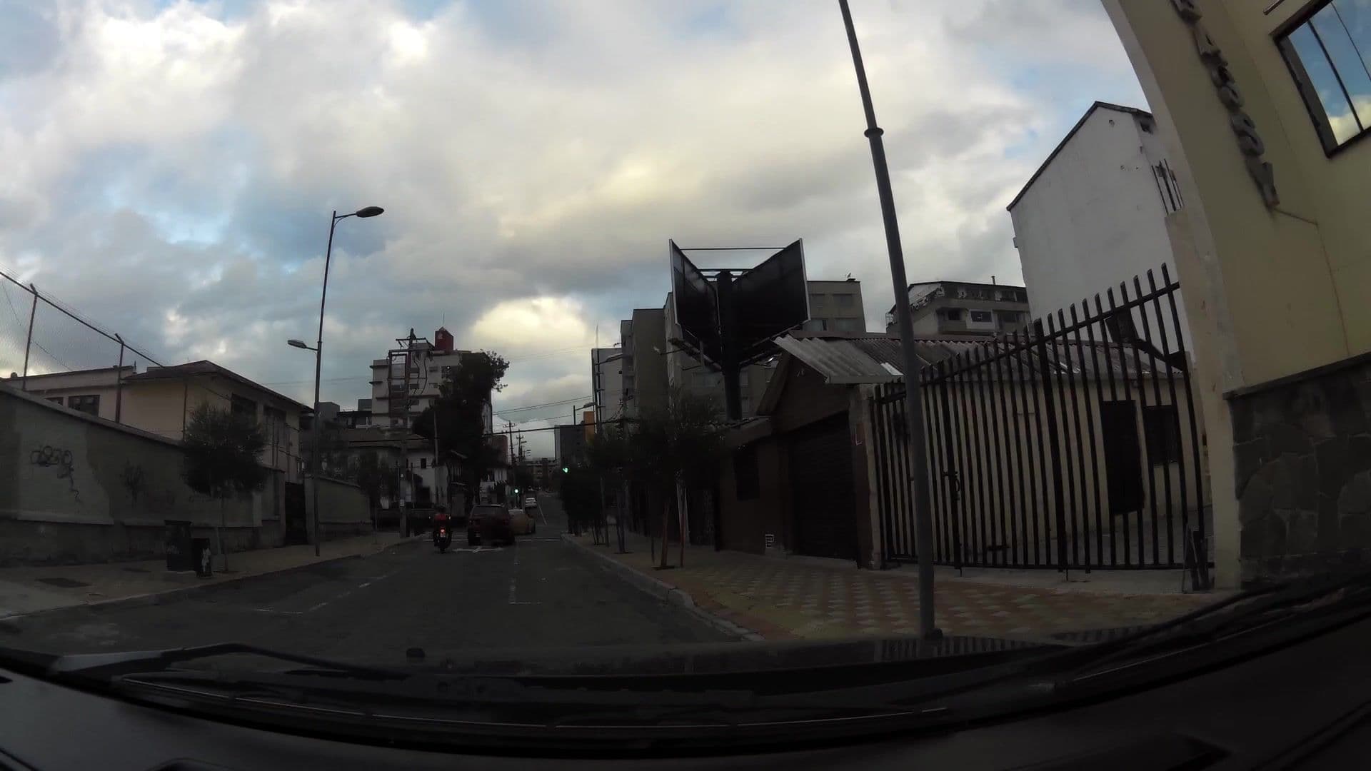 Street view near Hostal Denisse, Quito — © kaartcam (CC BY-SA · Mapillary)