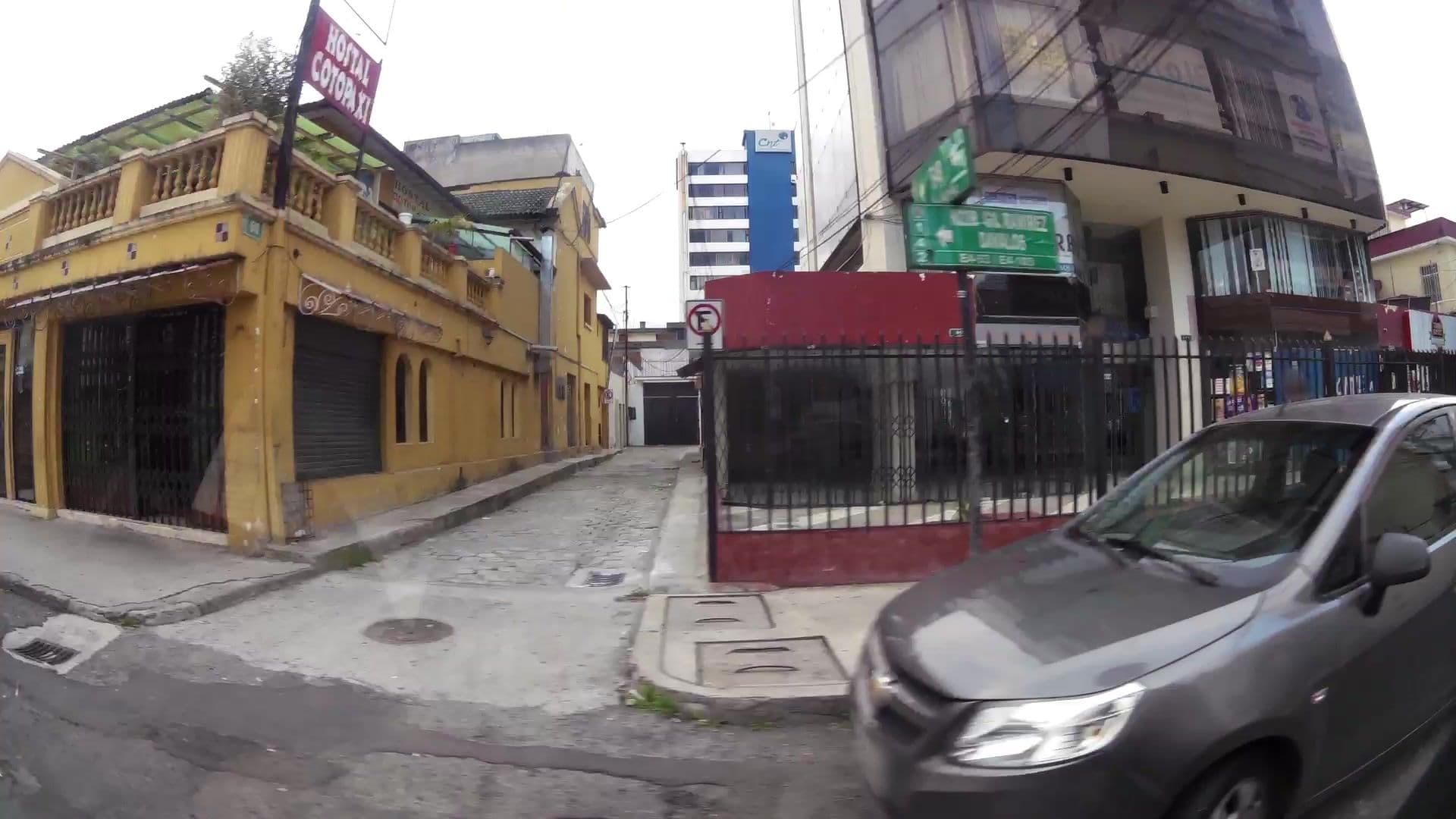 Street view near Hostal Cotopaxi, Quito