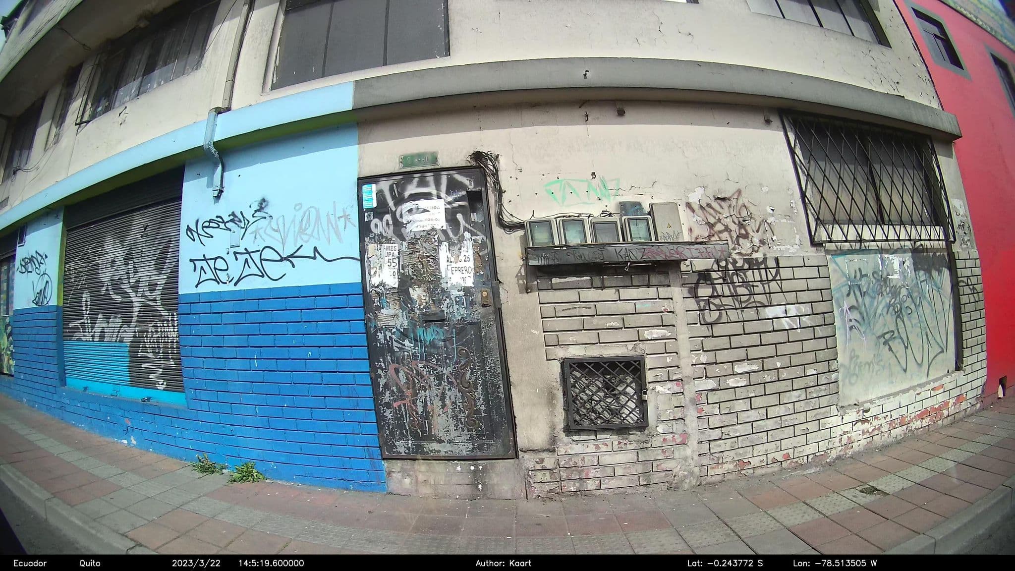 Street view near Royal, Quito