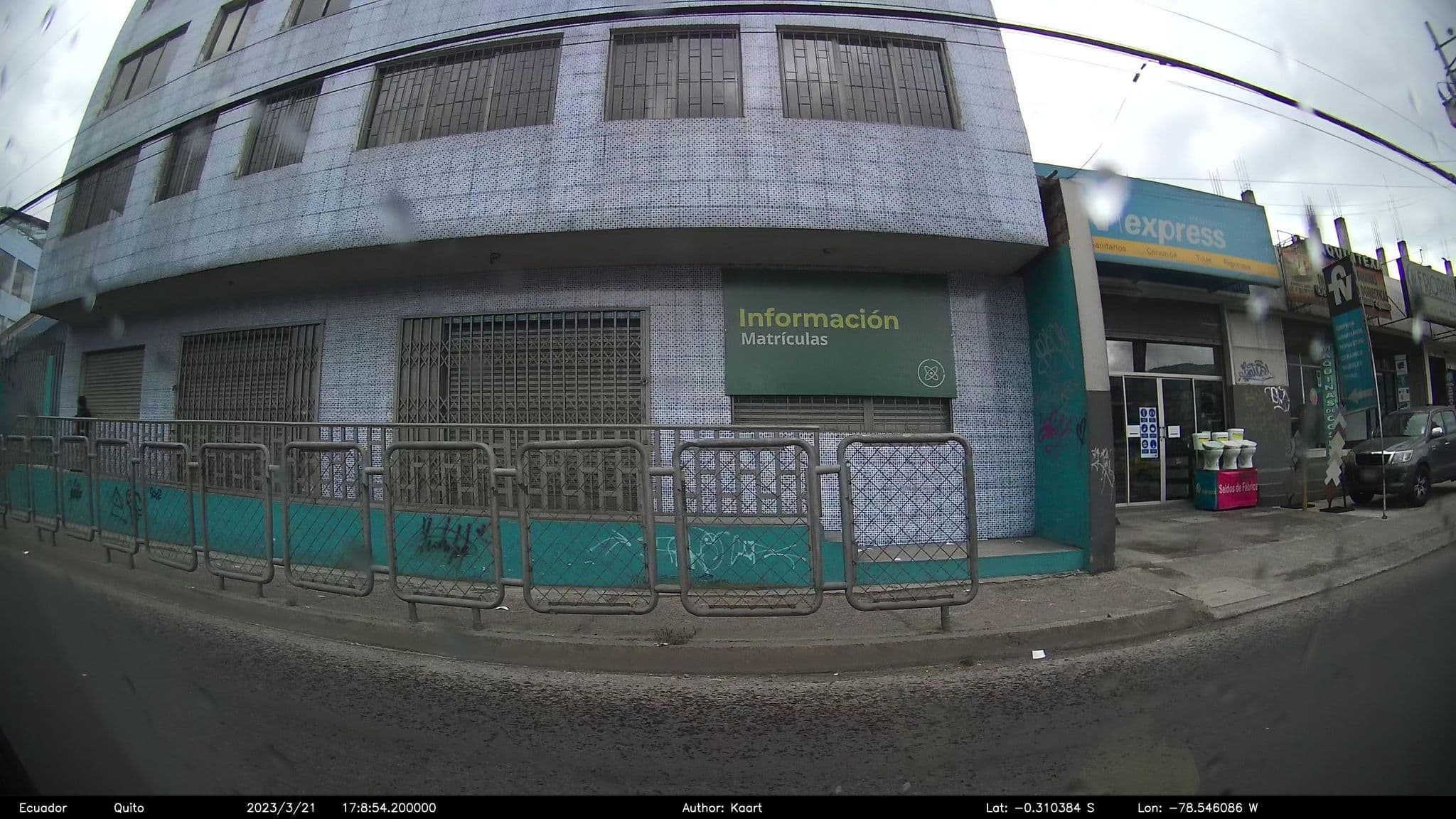 Street view near HOTEL AIRTON, Quito