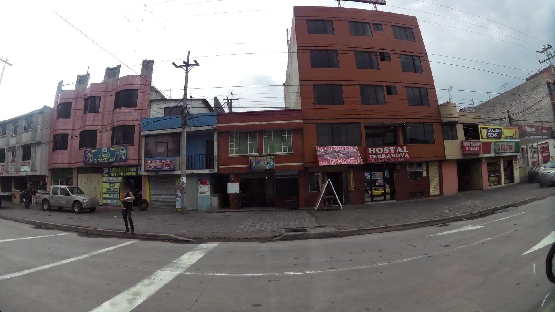 Street view near Hostal Terranova, Quito