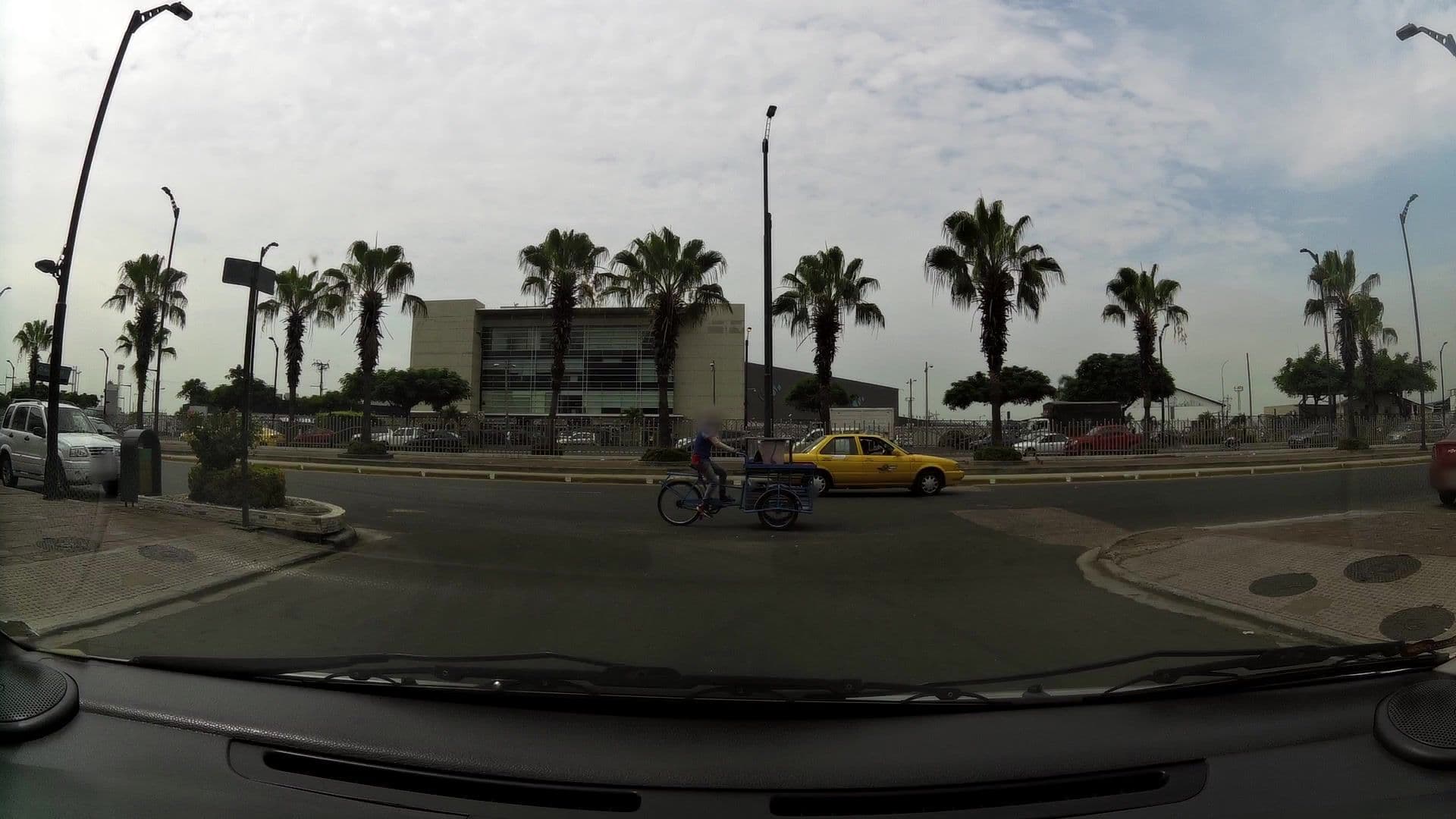 Street view near Airport Hotel, Guayaquil — © kaartcam (CC BY-SA · Mapillary)