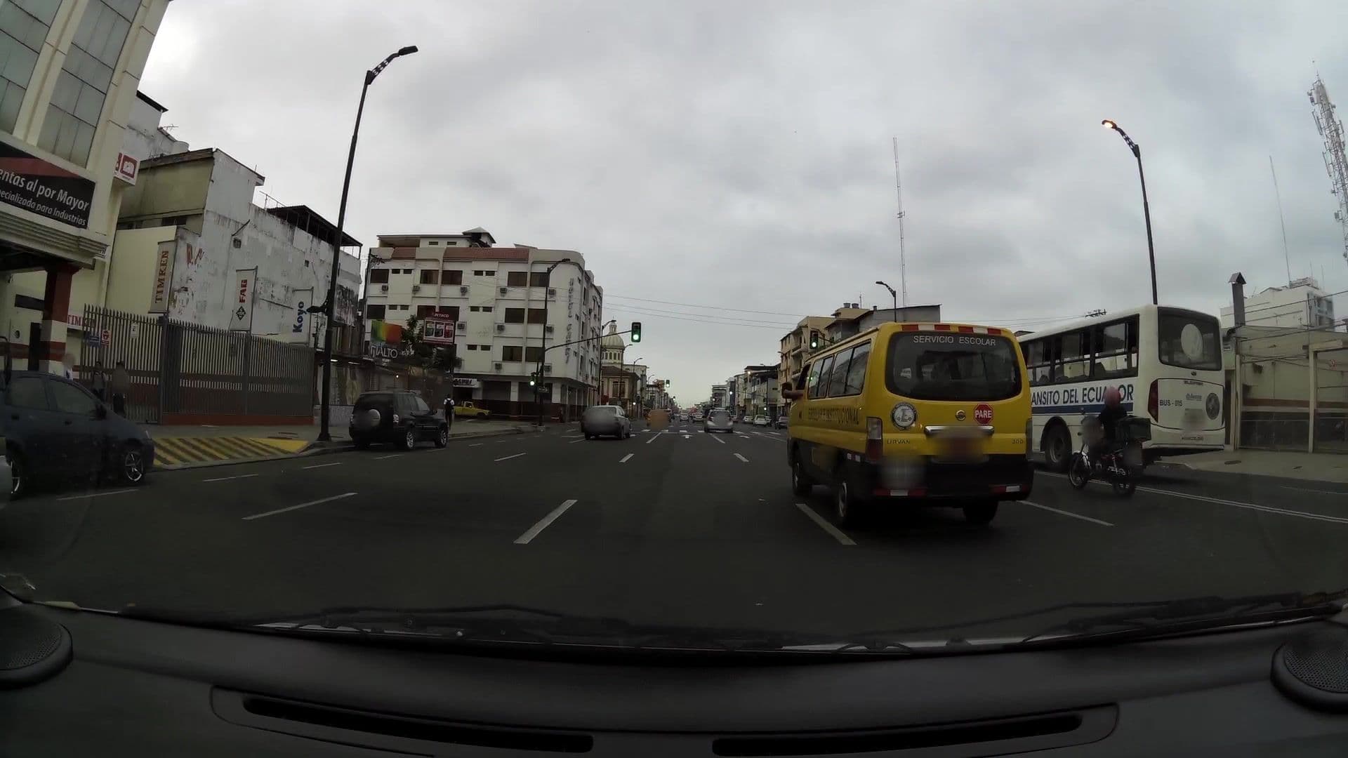 Street view near Hostal Acuario, Guayaquil