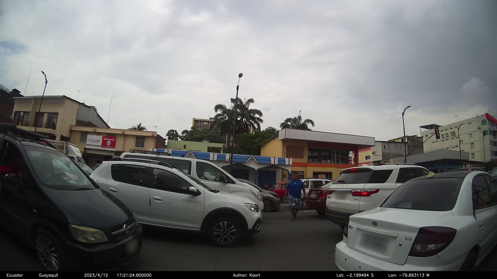 Street view near El Cartel, Guayaquil