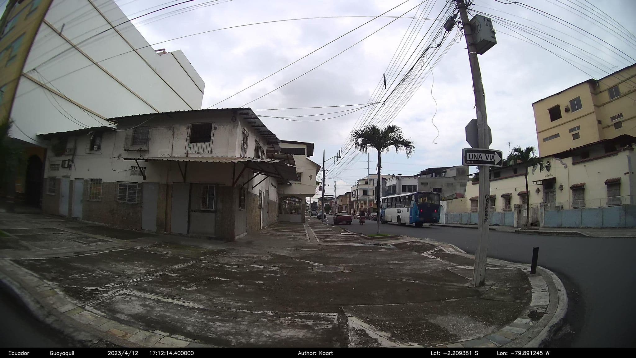 Street view near Hotel, Guayaquil — © kaart_2 (CC BY-SA · Mapillary)