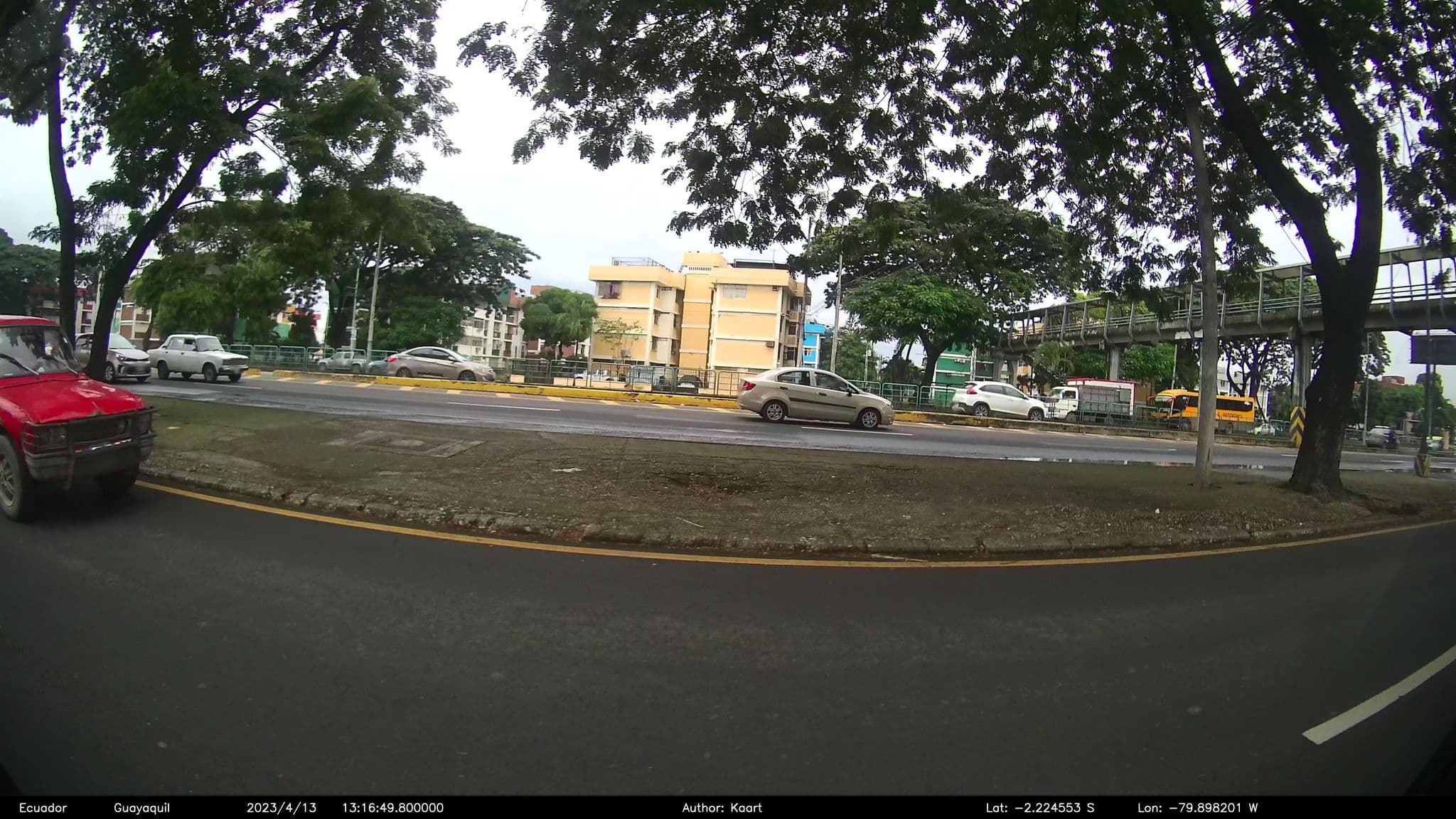 Street view near Hotel Acacias, Guayaquil