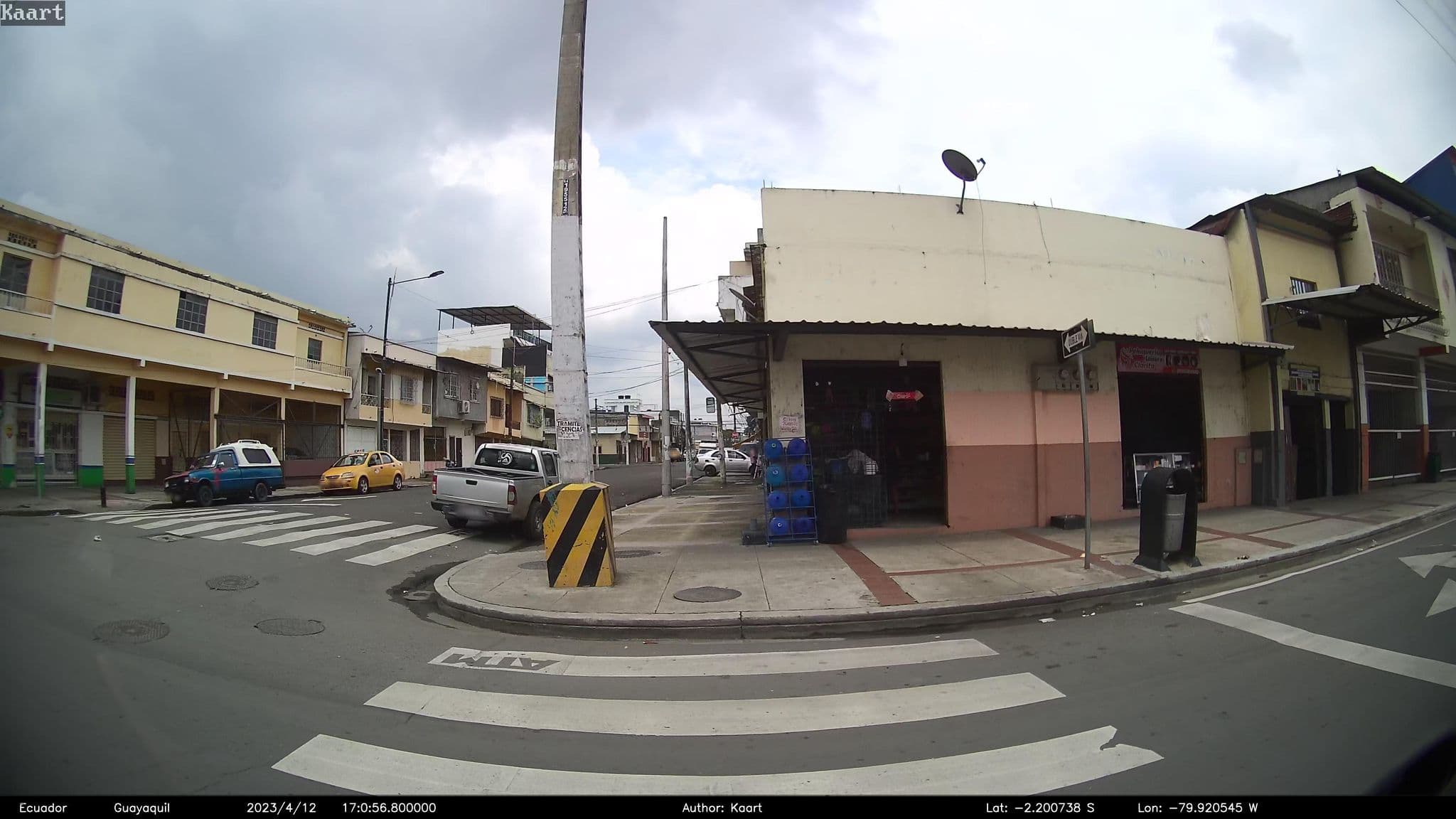 Street view near Hotel, Guayaquil — © kaart_2 (CC BY-SA · Mapillary)