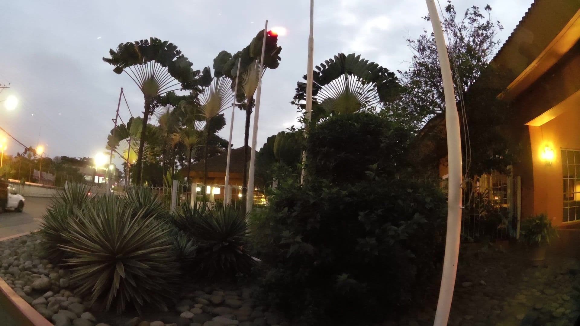 Street view near Hotel Oro Verde, Machala — © kaartcam (CC BY-SA · Mapillary)