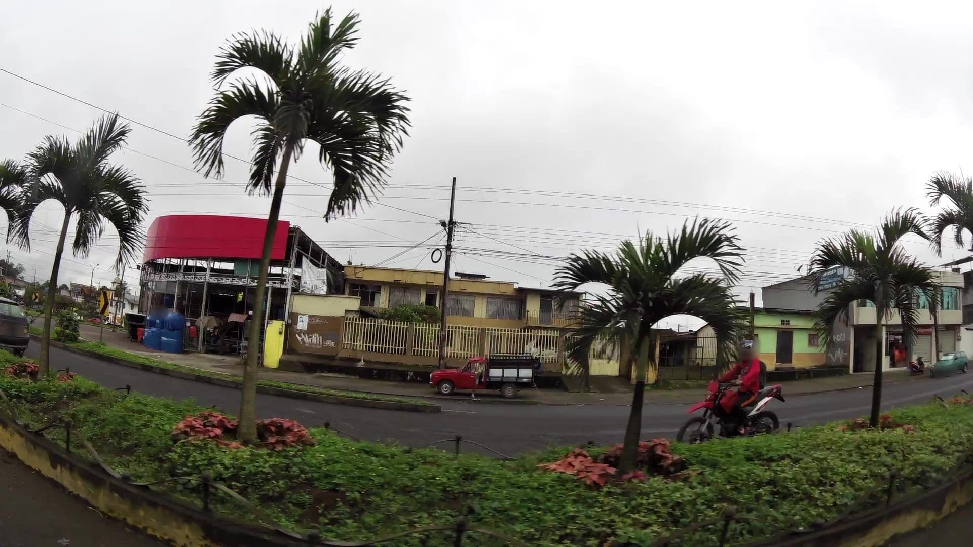 Street view near Hotel El Marques, Santo Domingo de los Colorados
