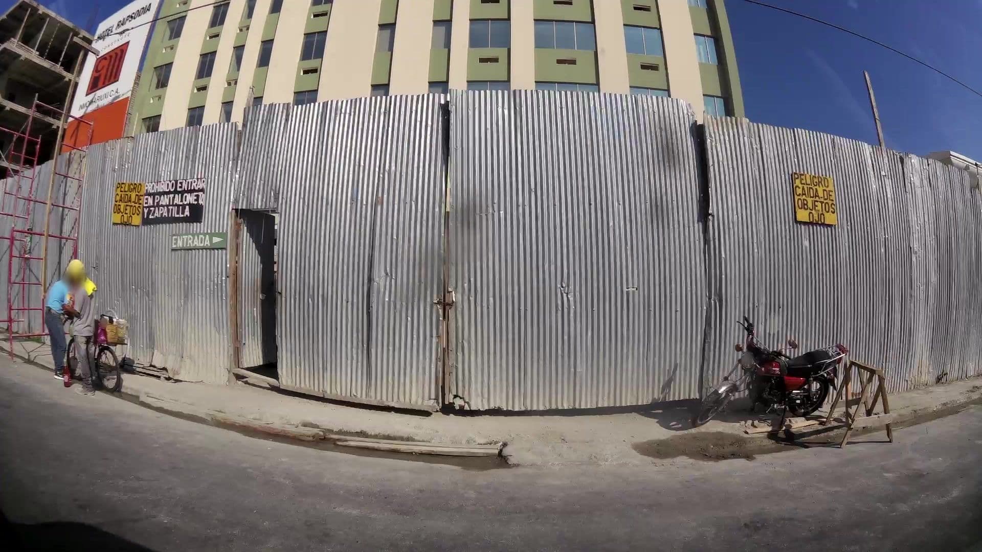 Street view near Radisson Hotel Guayaquil, Guayaquil — © kaartcam (CC BY-SA · Mapillary)