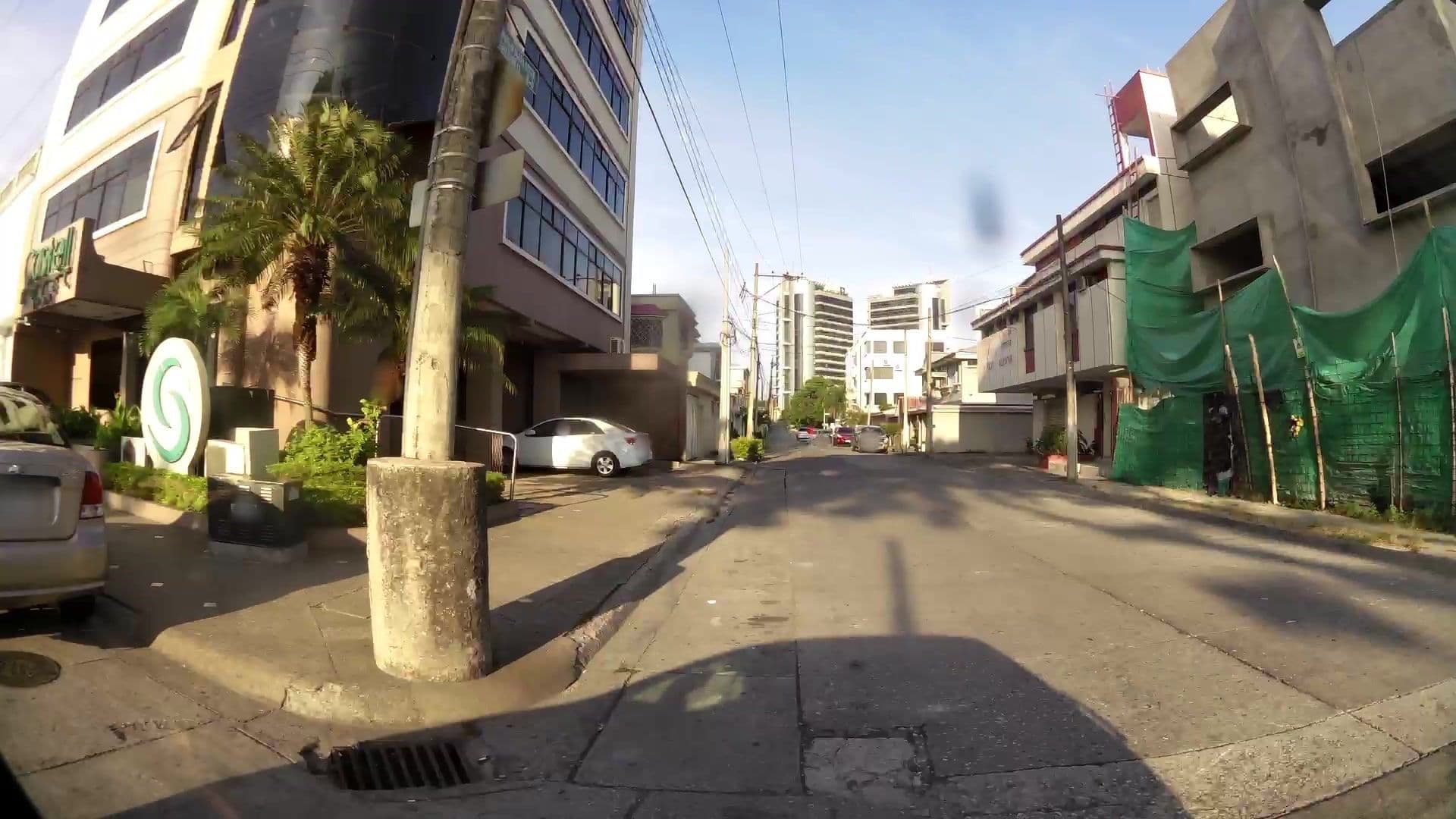 Street view near Hotel Castell, Guayaquil