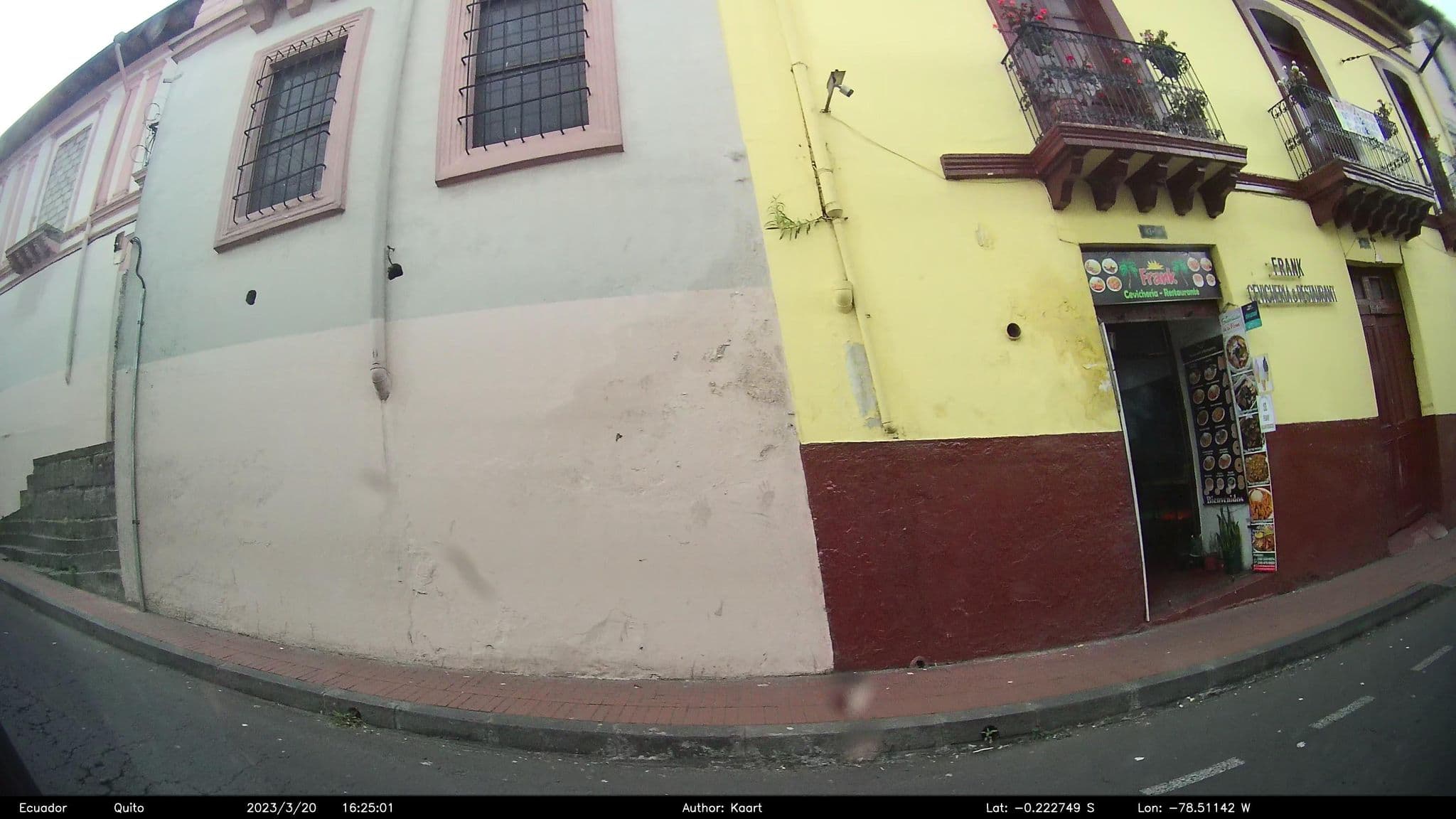 Street view near Hostal Montufar, Quito — © kaart_2 (CC BY-SA · Mapillary)