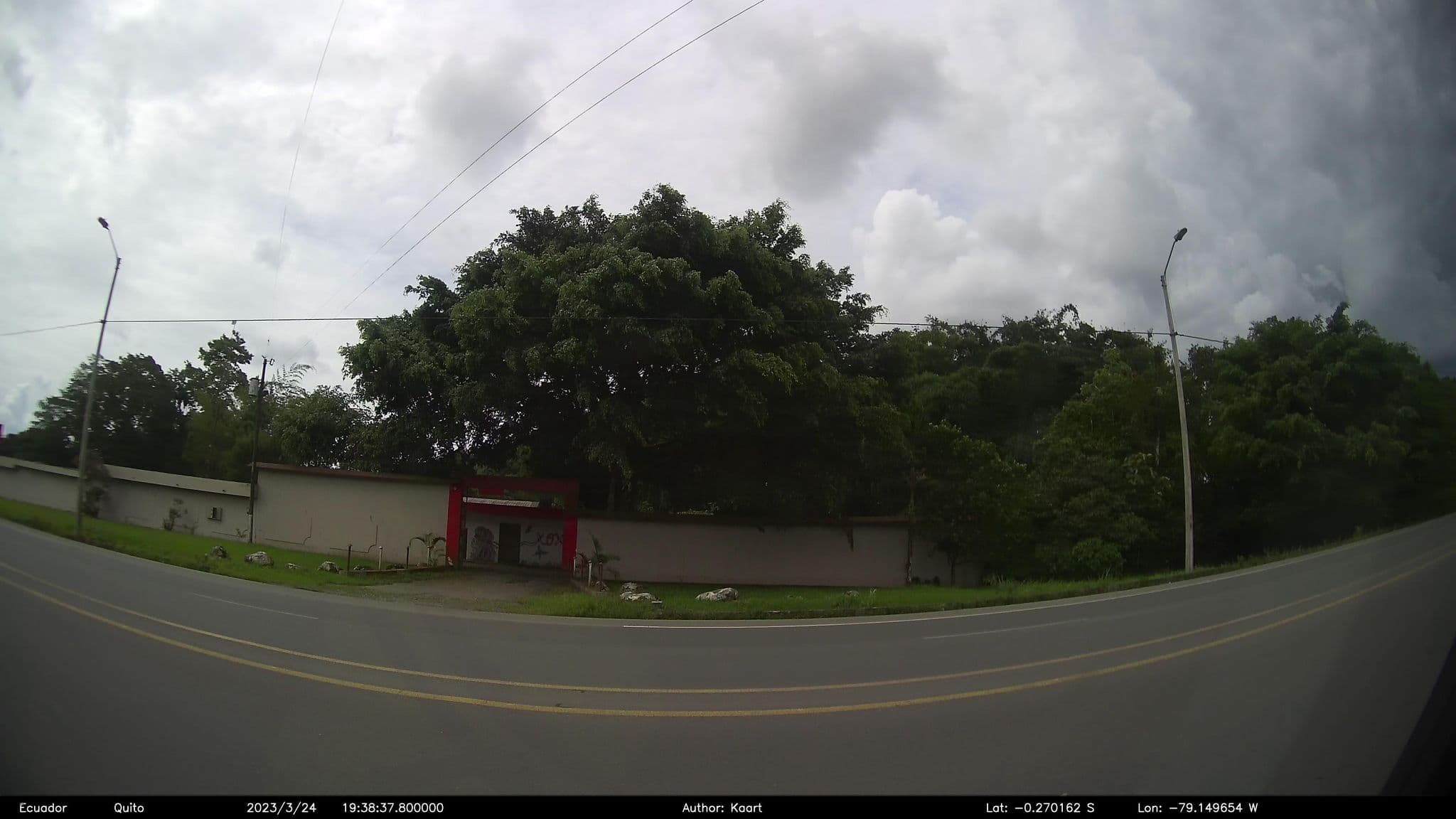 Street view near XOXO, Santo Domingo de los Colorados