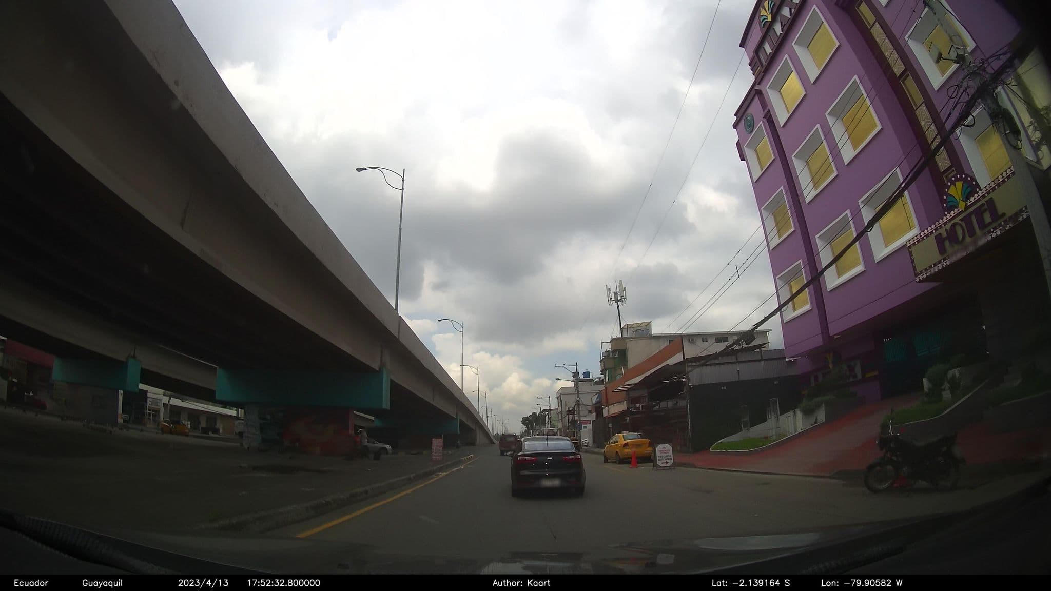 Street view near Hotel Lilax, Guayaquil