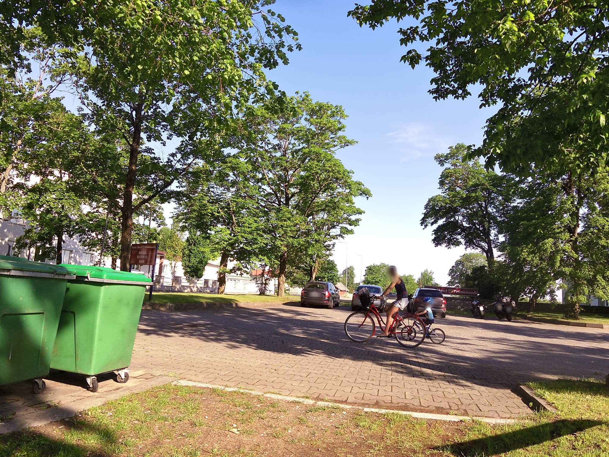 Street view near Baltic Hotel Promenaadi, Haapsalu — © till (CC BY-SA · Mapillary)