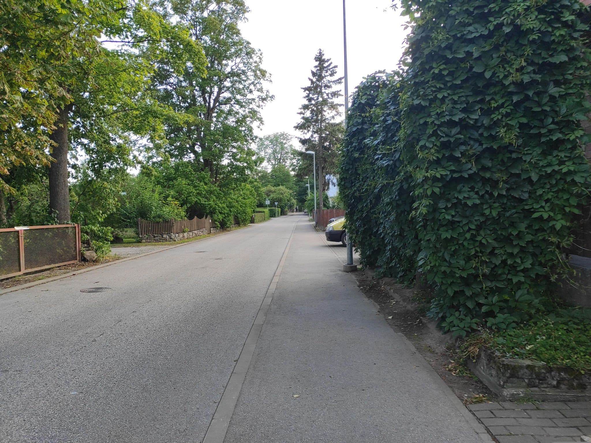 Street view near Pärna Guesthouse & Apartments, Kuressaare — © AmOosm (CC BY-SA · Mapillary)