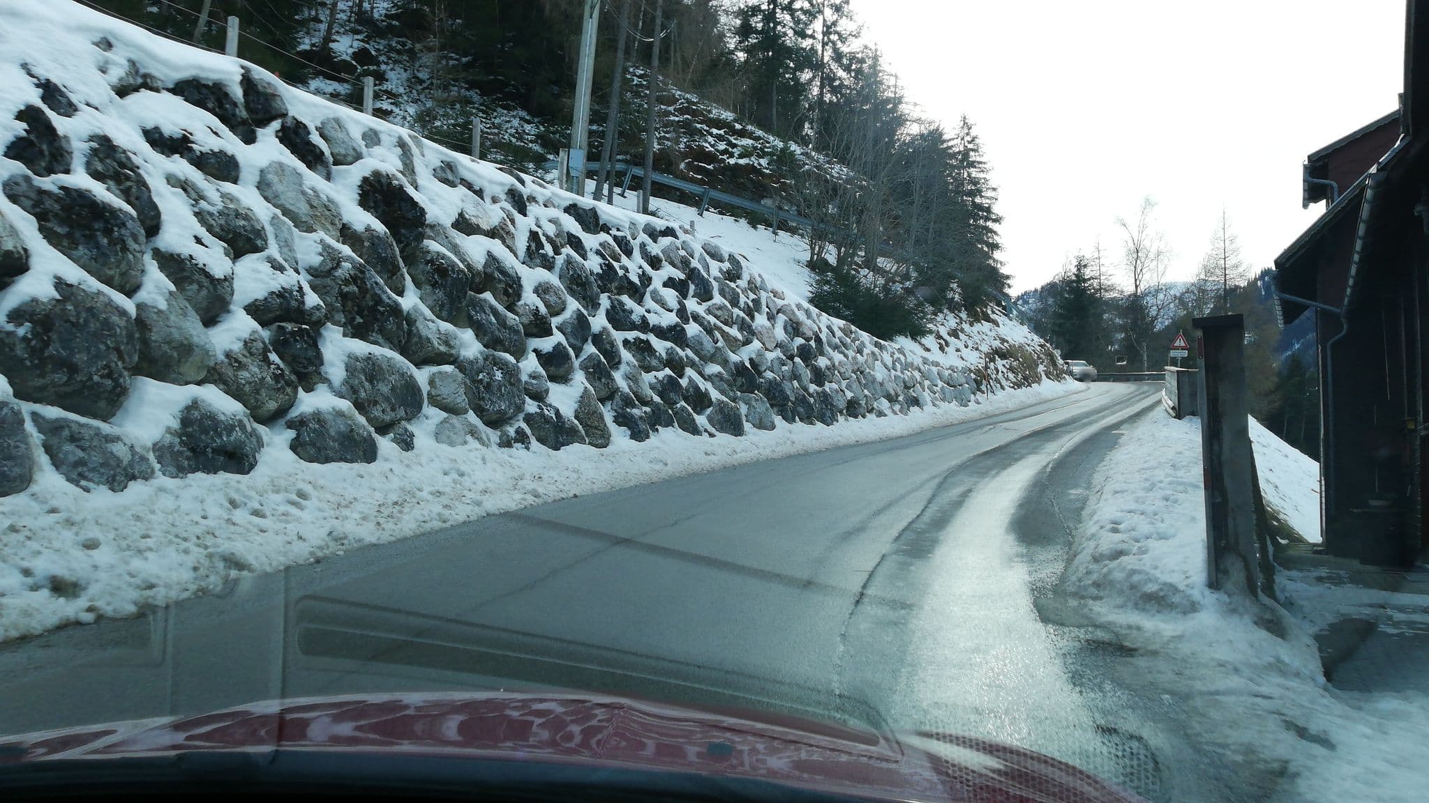 Street view near Ertlschweigerhaus, Falkenburg — © gzin (CC BY-SA · Mapillary)