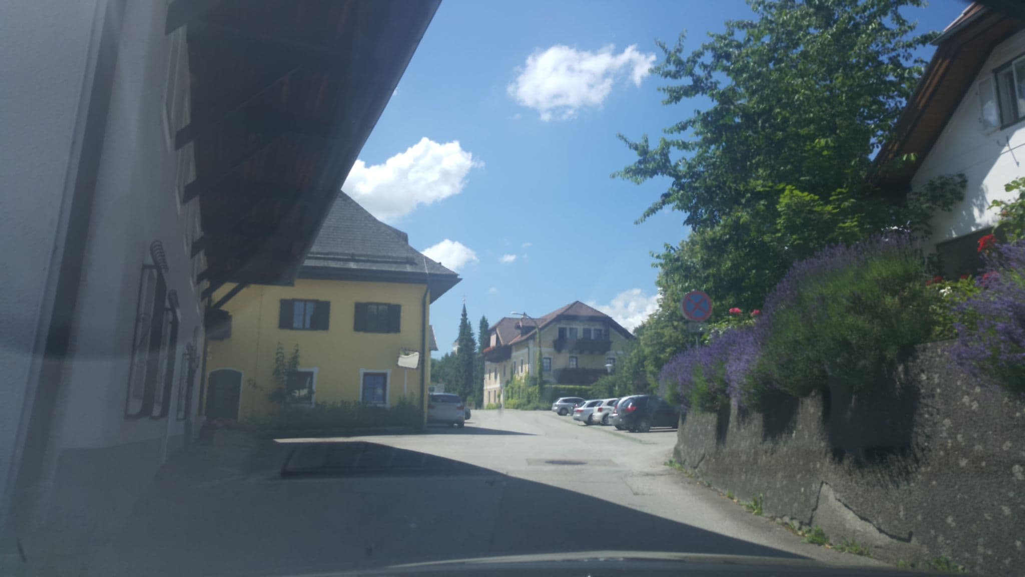 Street view near Restaurant Häupl, Seewalchen — © manuek (CC BY-SA · Mapillary)