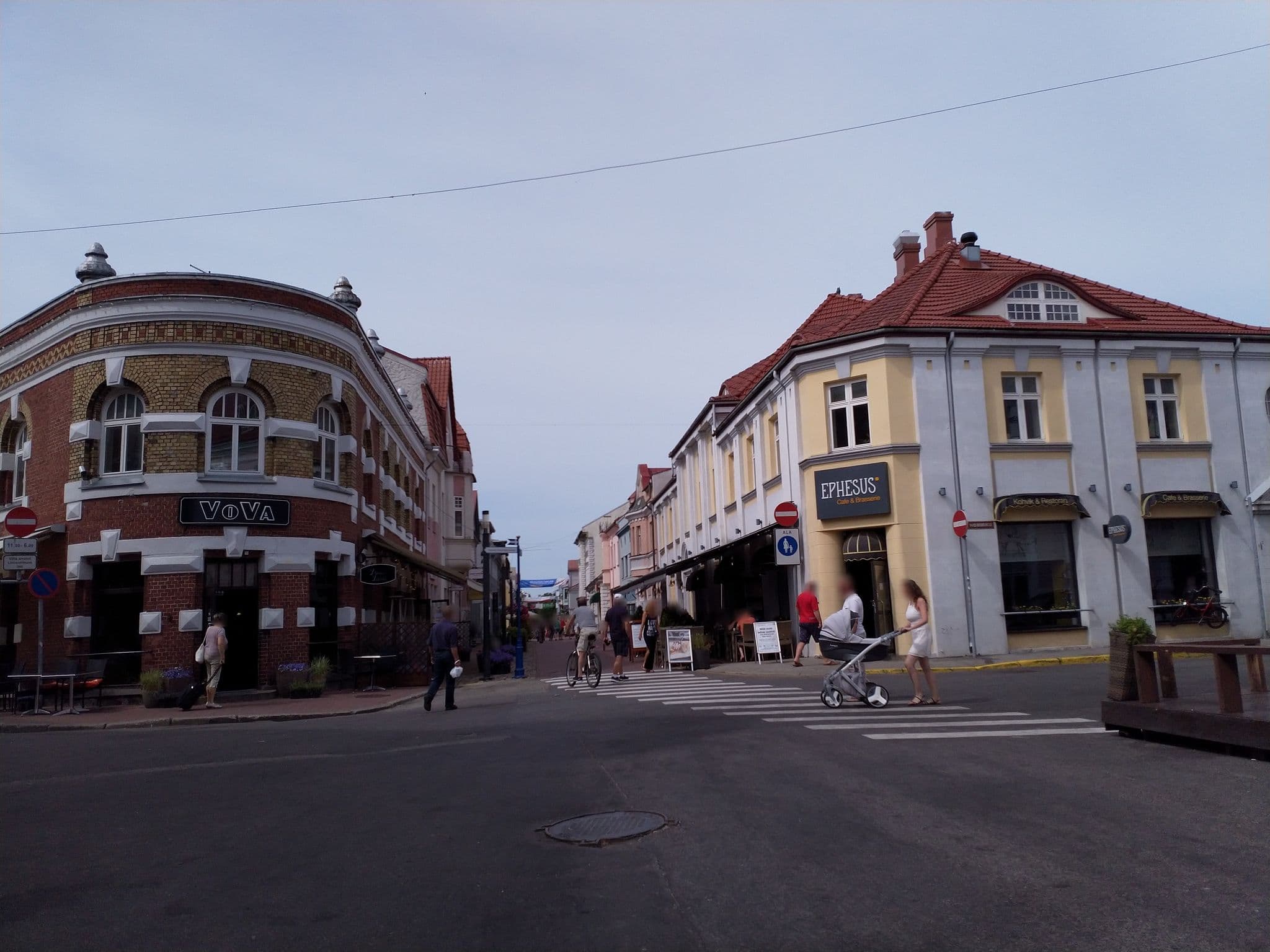 Street view near Centrum, Pärnu — © runcio (CC BY-SA · Mapillary)
