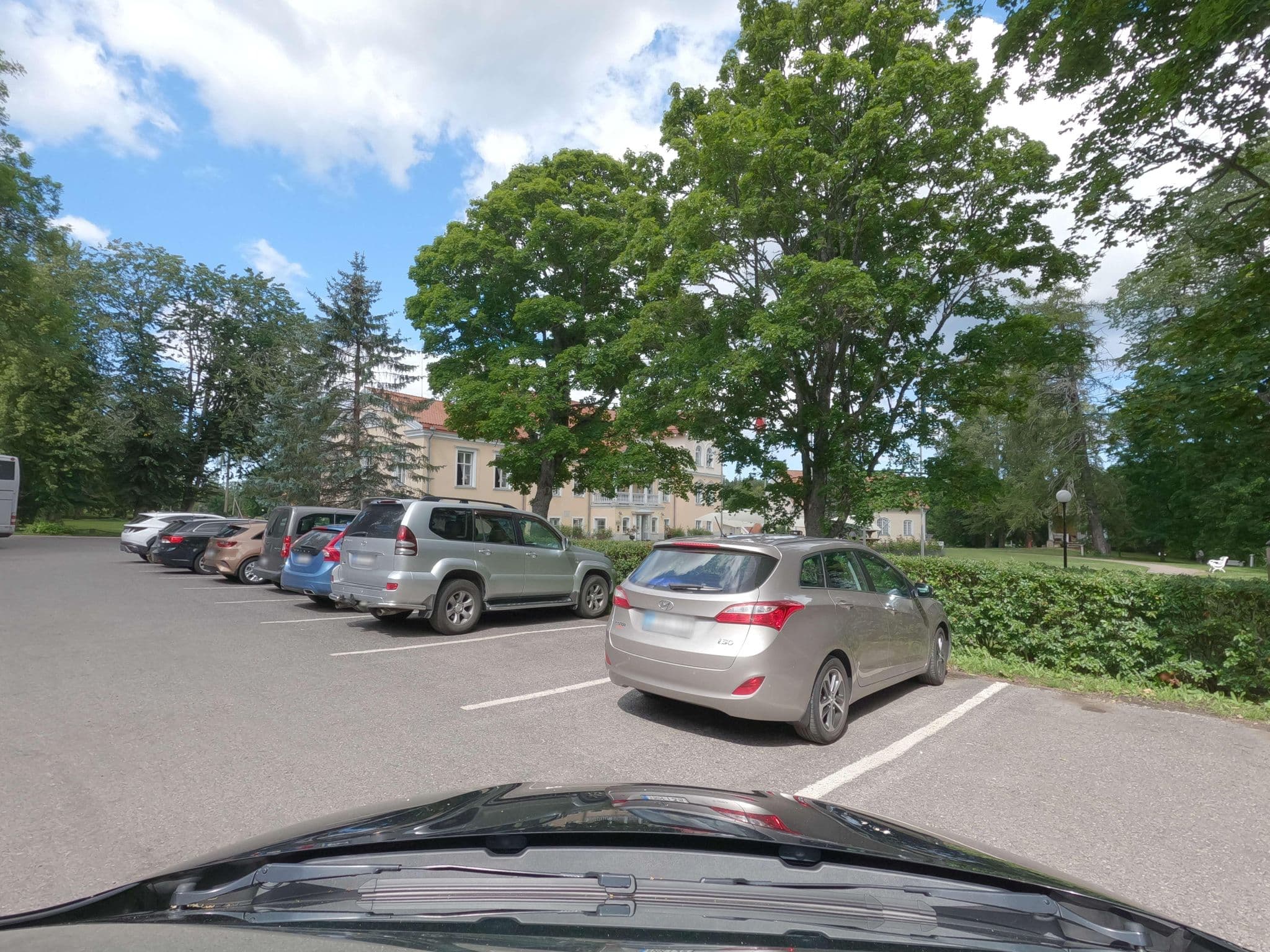 Street view near Vihula mõisa tõllakuur, Haljala — © ESTmapper1001 (CC BY-SA · Mapillary)