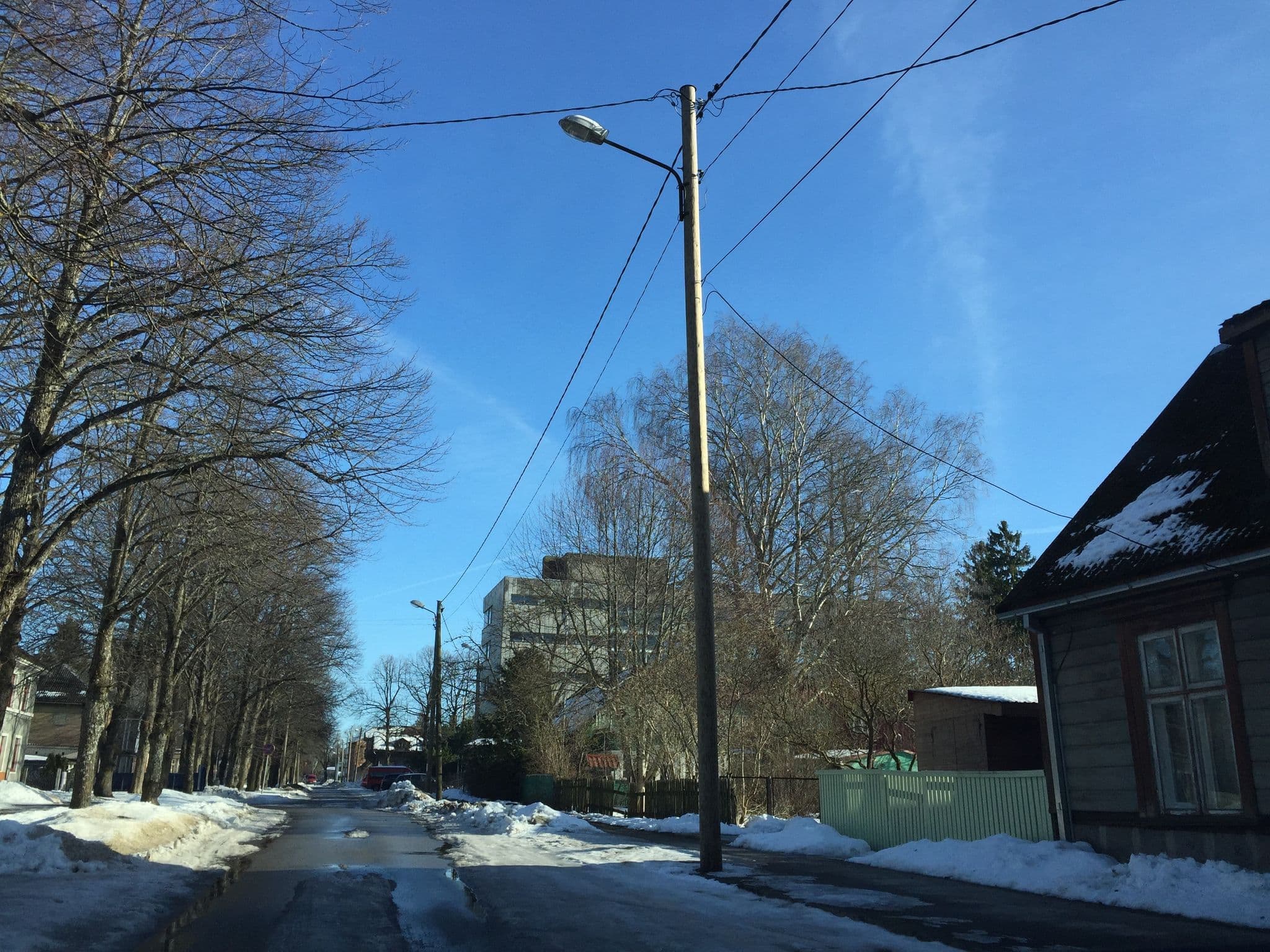 Street view near Esplanaadi telkimiskoht, Pärnu — © richlv (CC BY-SA · Mapillary)