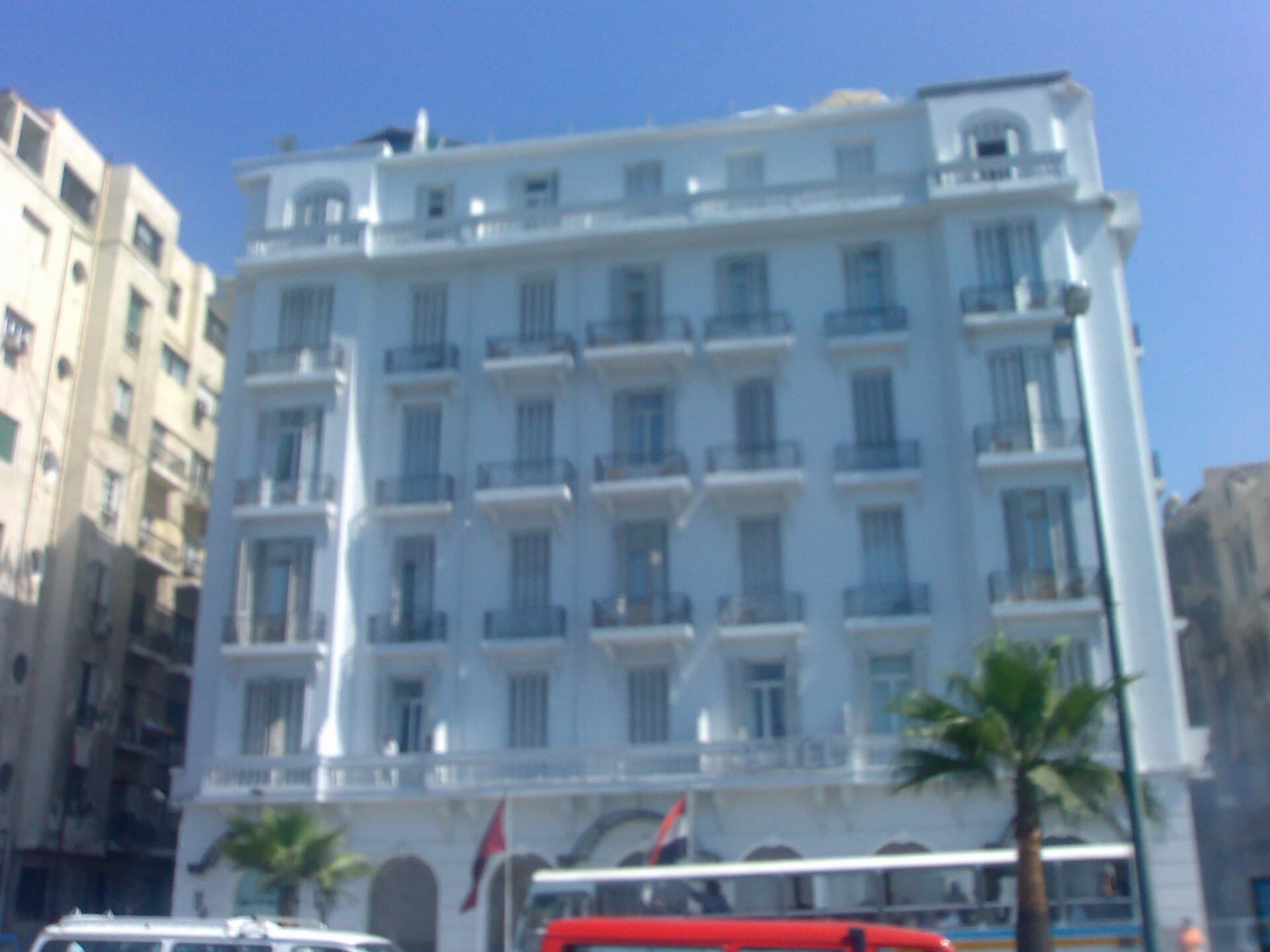Paradise Inn Windsor Palace (via Wikimedia Commons, CC BY-SA 3.0)
