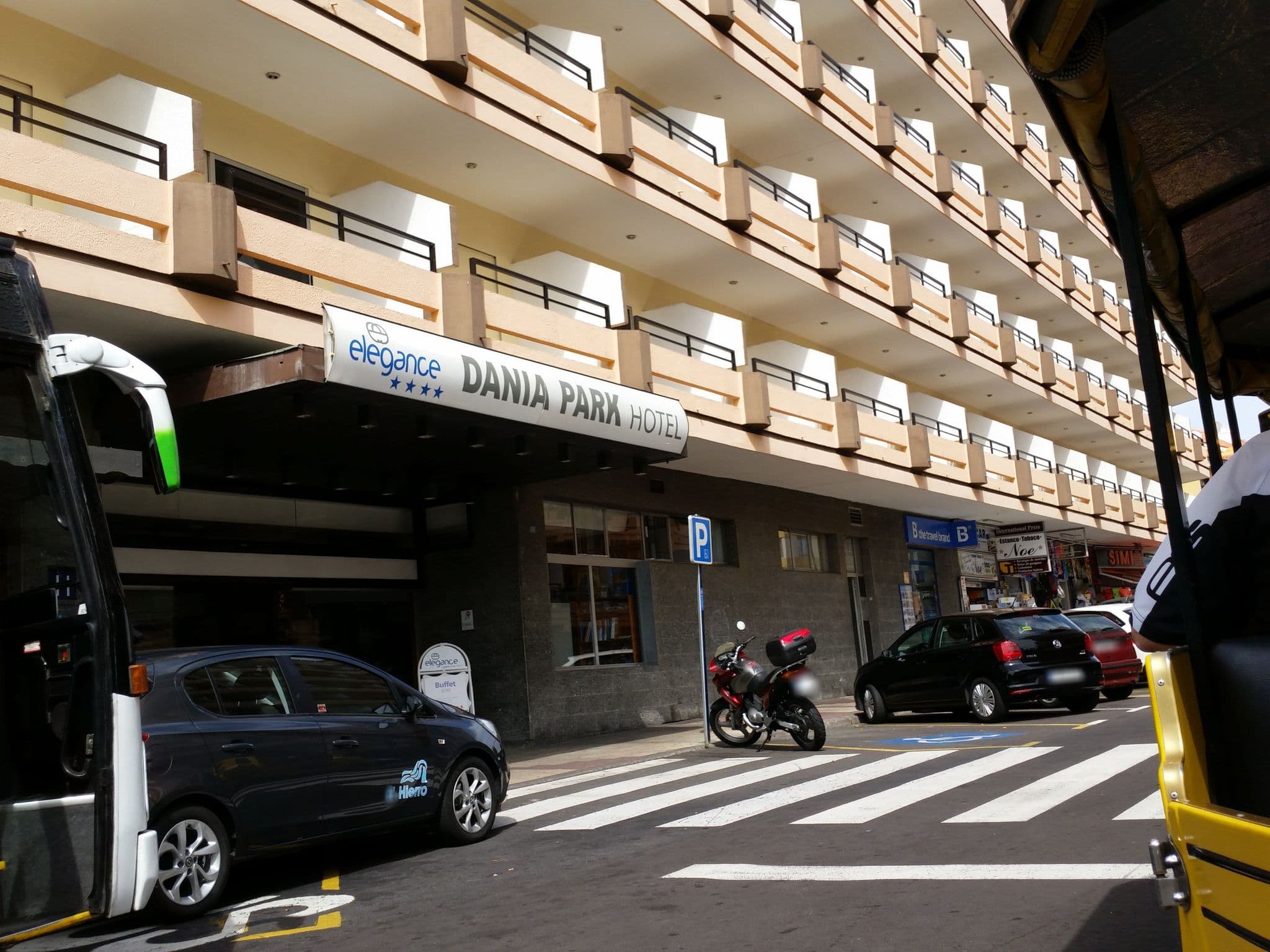 Street view near Hotel Valle Orotova, Puerto de la Cruz — © joachim_mueller (CC BY-SA · Mapillary)
