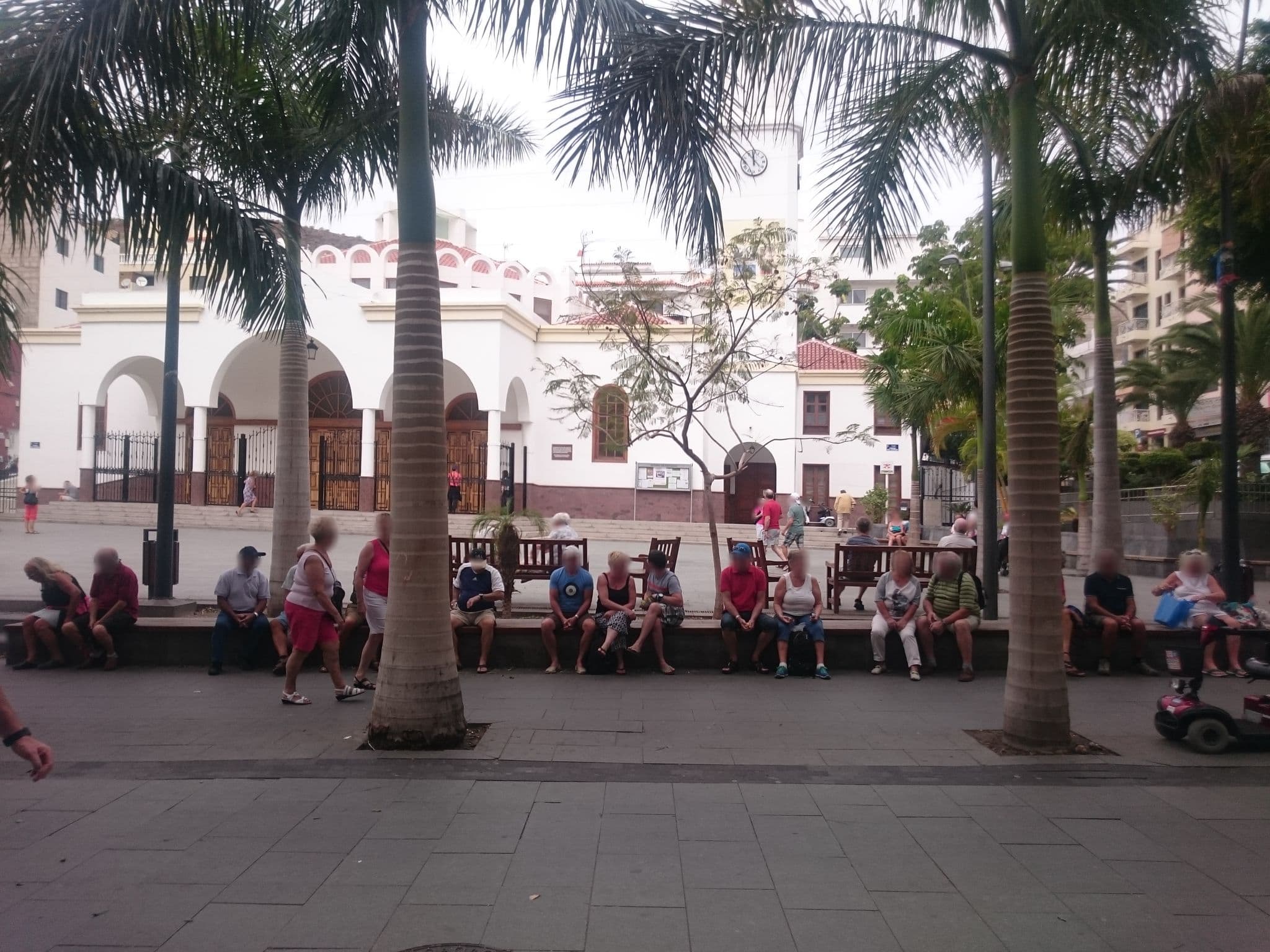 Street view near Hotel Reverón Plaza, Playa de las Américas