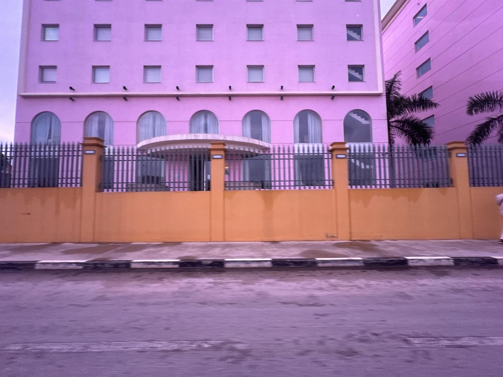 Street view near iu Hotel Luanda Talatona, Talatona — © viatorsuperum (CC BY-SA · Mapillary)