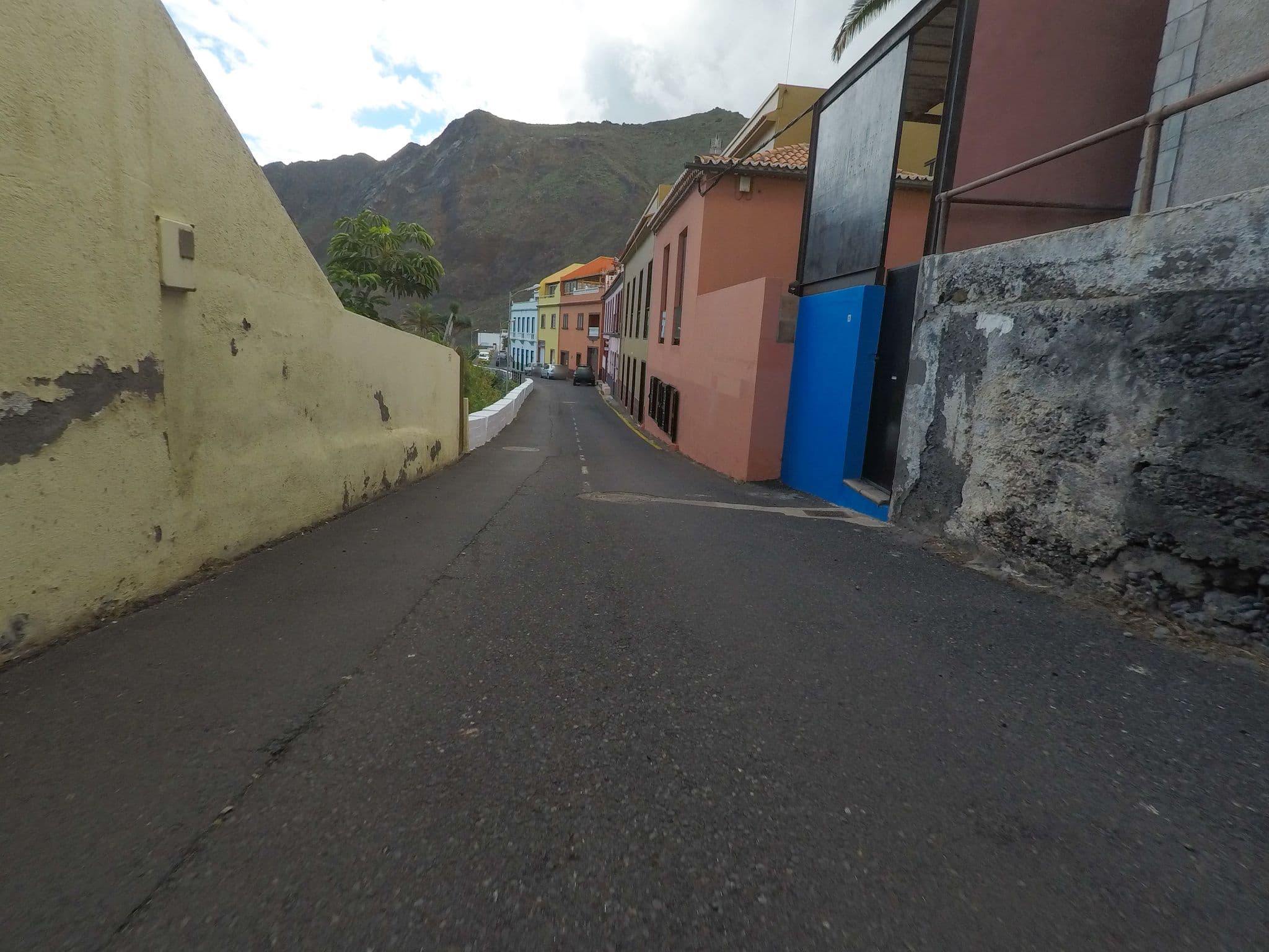 Street view near Apartamentos Playa, Hermigua — © esario (CC BY-SA · Mapillary)