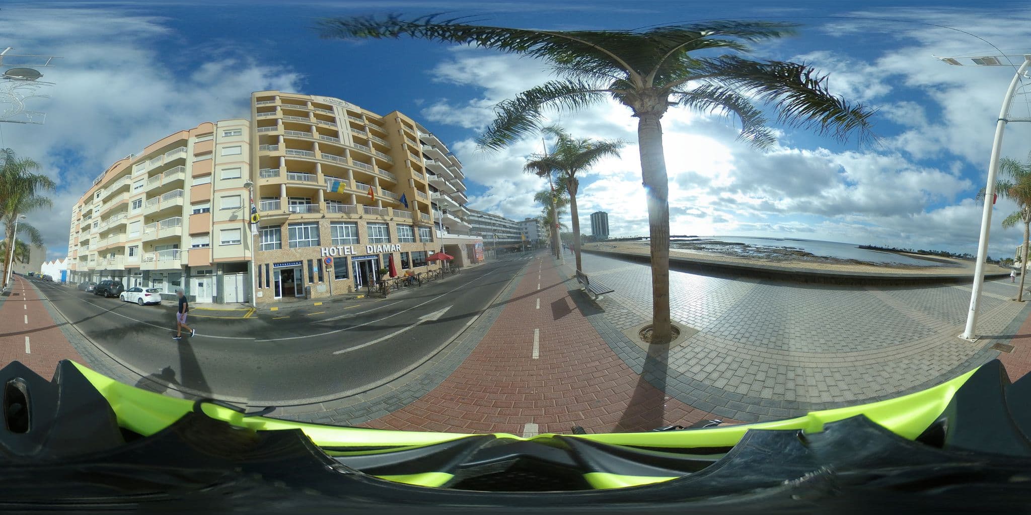 Street view near Hotel Diamar, Arrecife — © javiersanp (CC BY-SA · Mapillary)