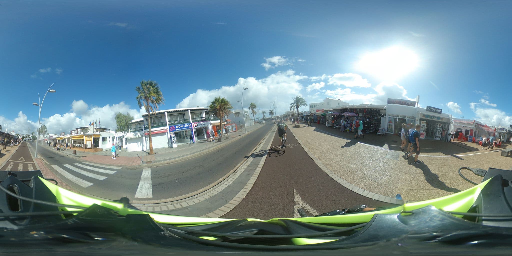 Street view near Cabrera Aptos, Puerto del Carmen