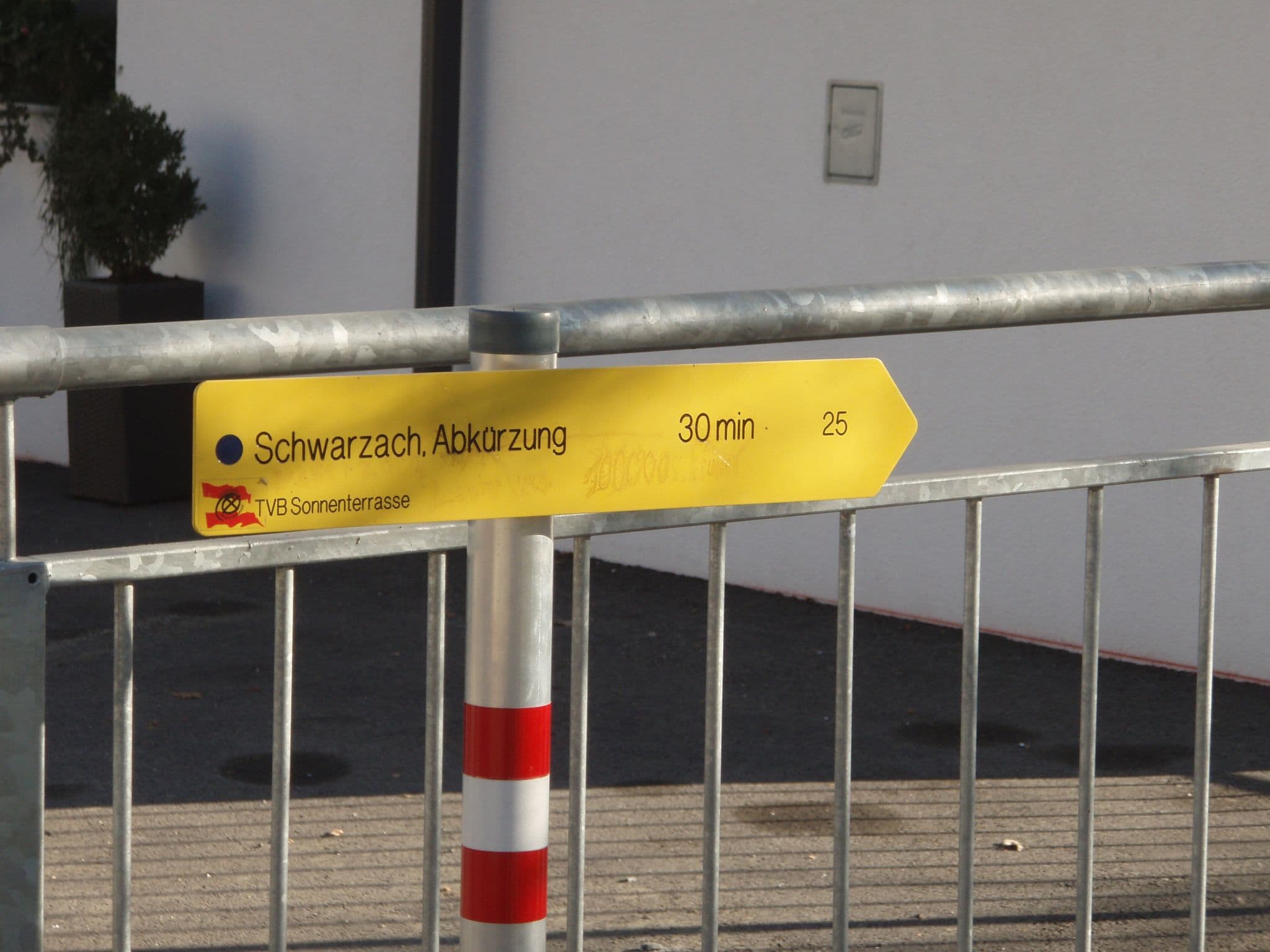 Street view near Gasthof Laterndl-Wirt, Schwarzach im Pongau — © schermy_at (CC BY-SA · Mapillary)