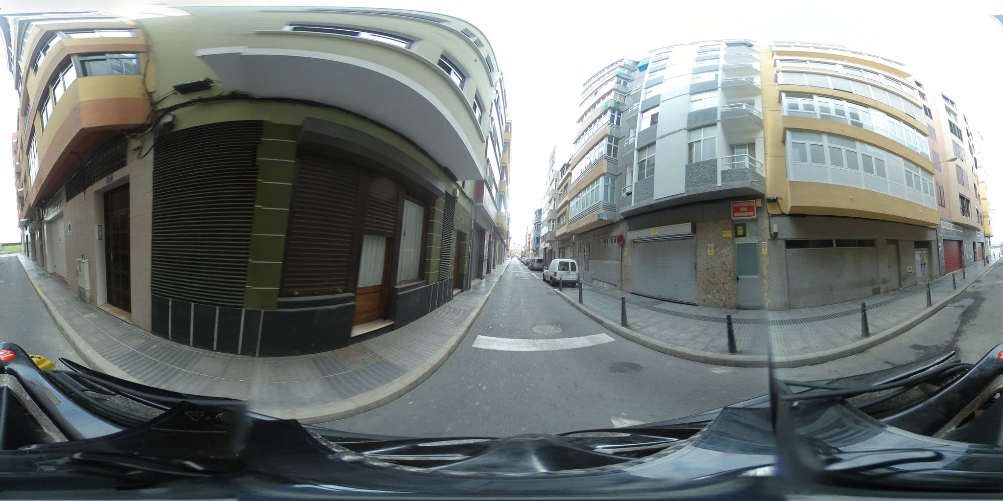 Street view near Wavia Hotel, Centro