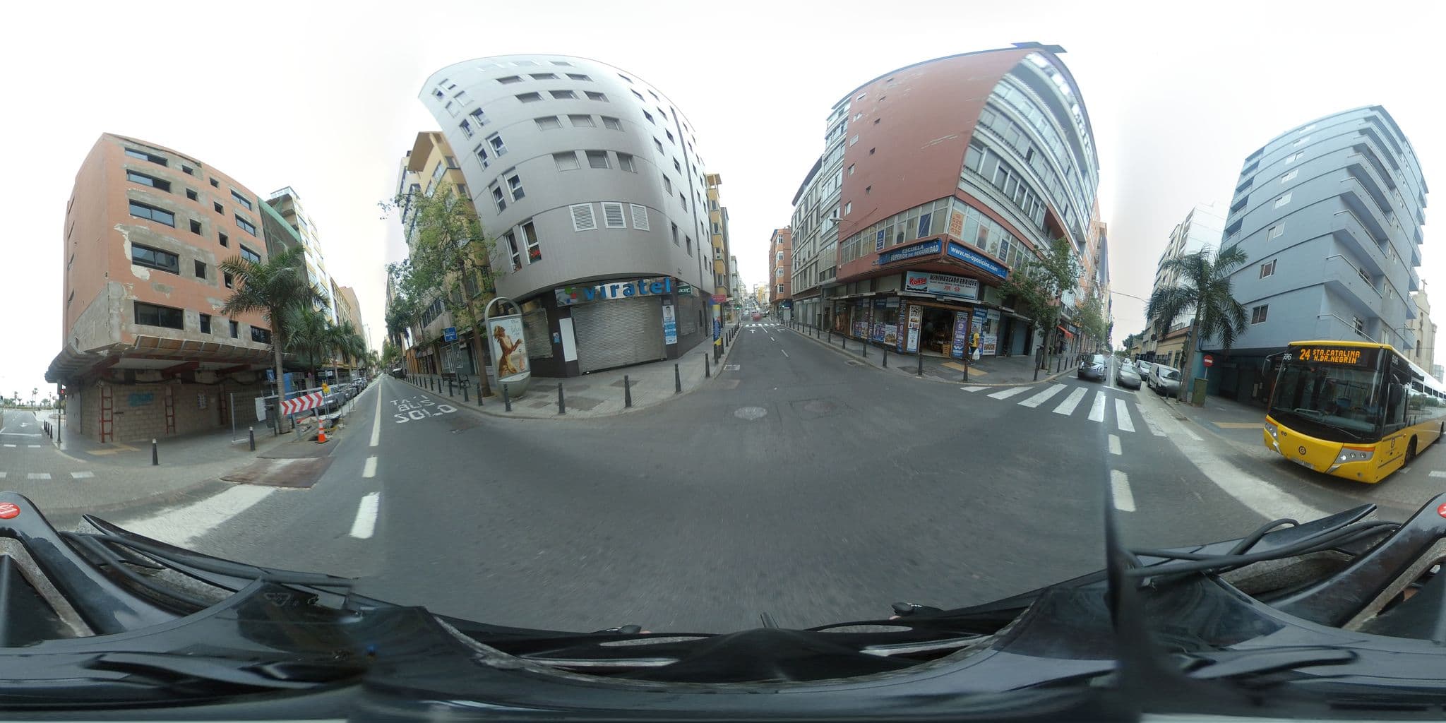 Street view near Hotel Puerto de la Luz by Pierre & Vacances, Centro