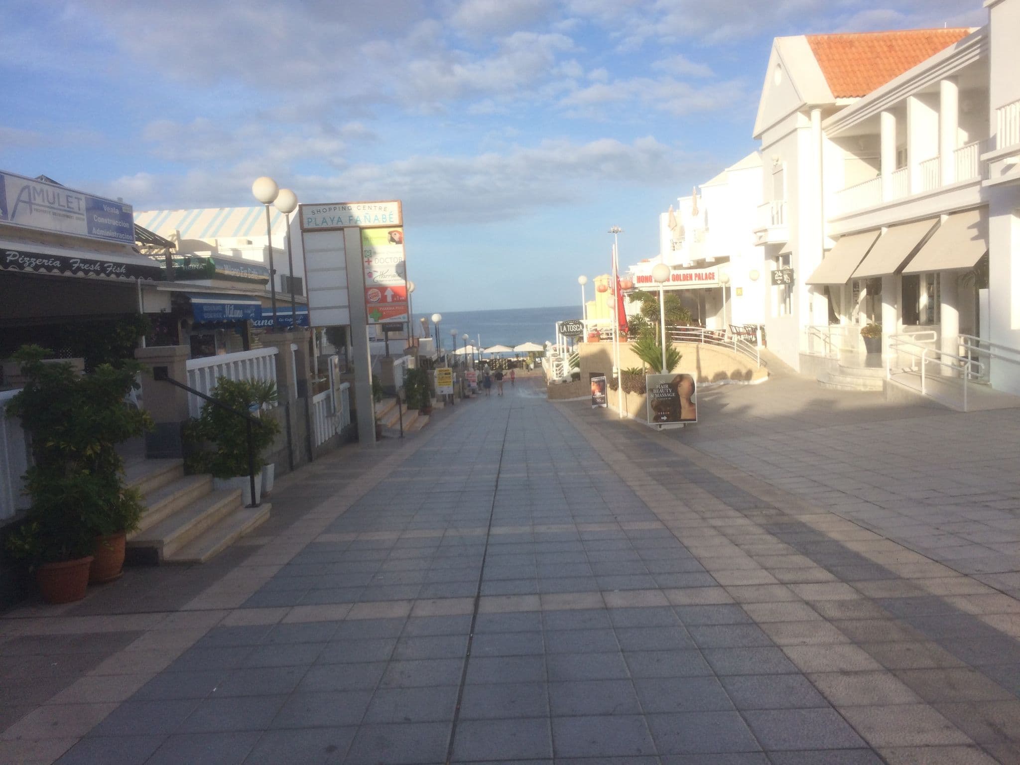 Street view near Lagos de Fañabe, Playa de las Américas