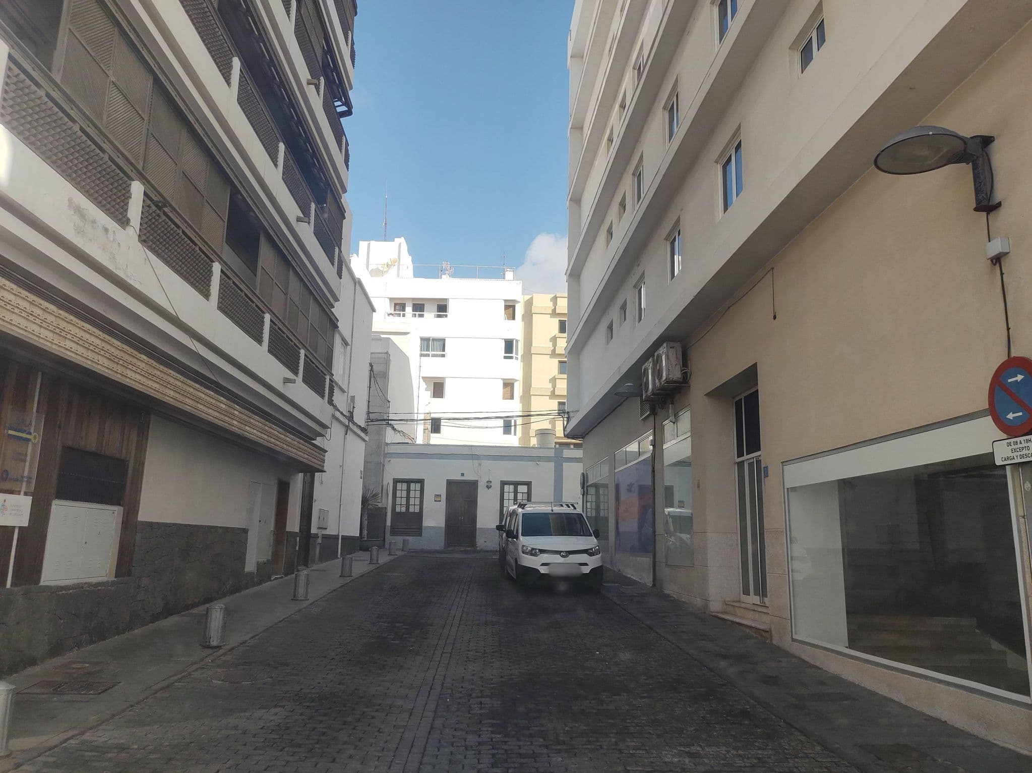 Street view near Miramar, Arrecife — © thetornado76 (CC BY-SA · Mapillary)