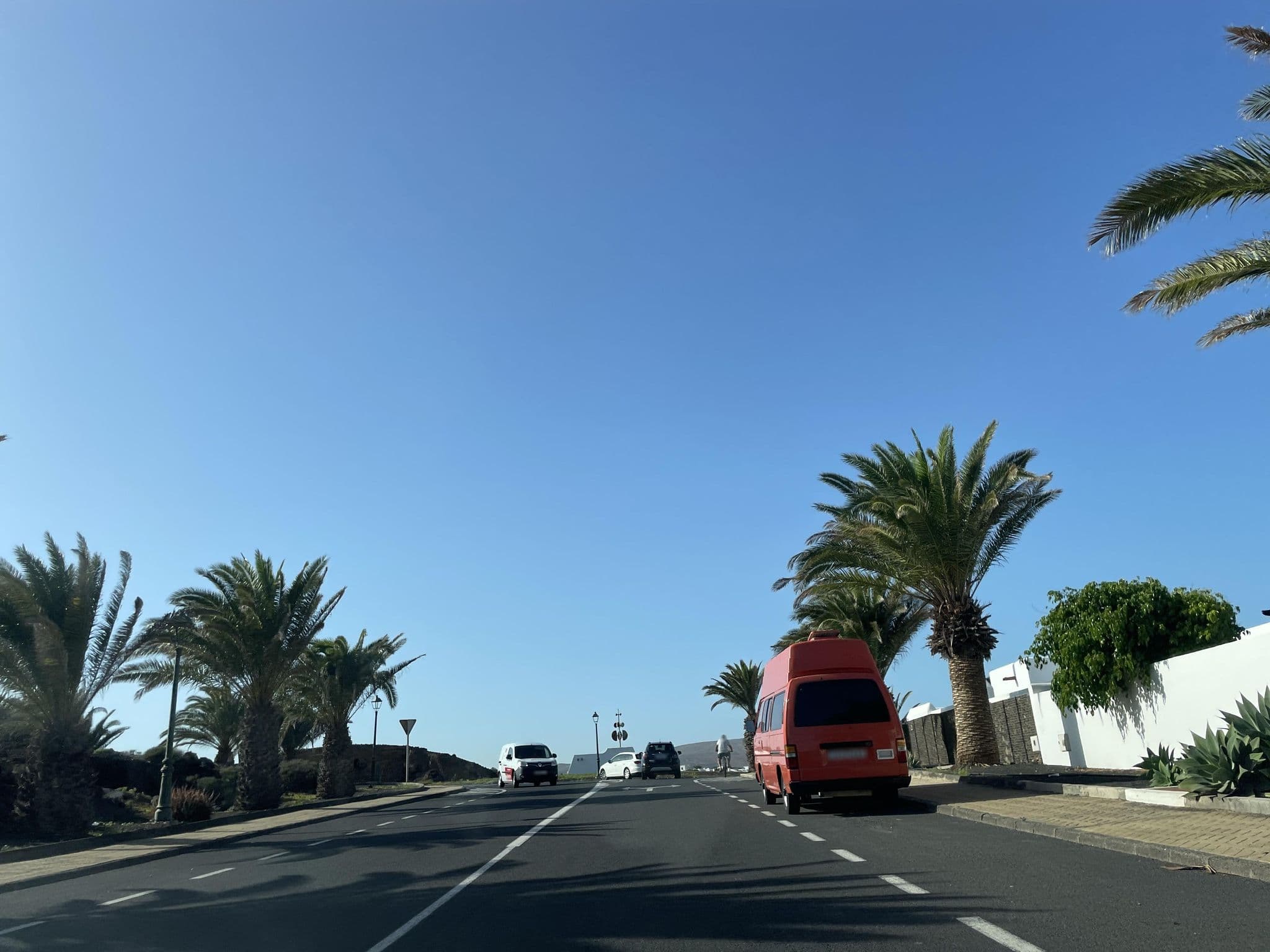 Street view near Niteo House, Costa Teguise — © tumblecow (CC BY-SA · Mapillary)