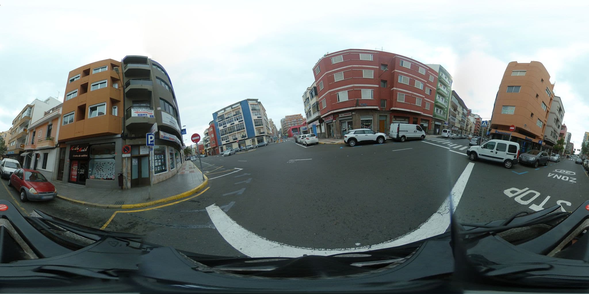 Street view near Hotel Valencia, Centro