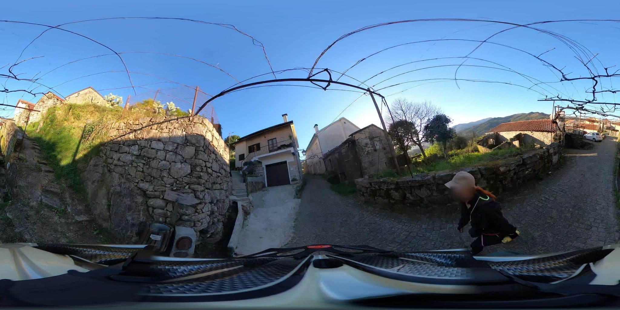 Street view near Casa do Charco, Entrimo — © o_andras (CC BY-SA · Mapillary)