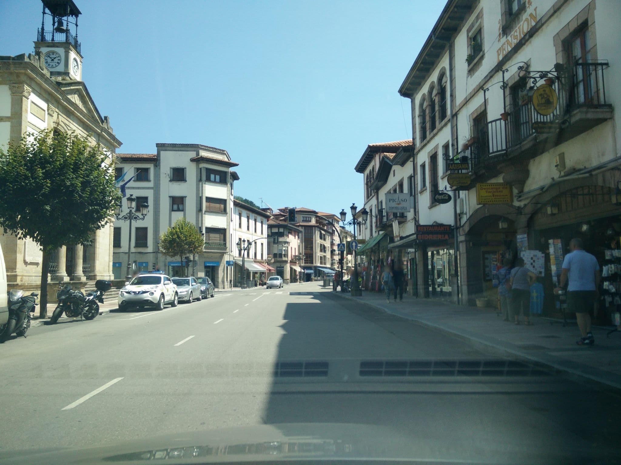Street view near Hotel Eladia, Cangas de Onís — © txenoo (CC BY-SA · Mapillary)