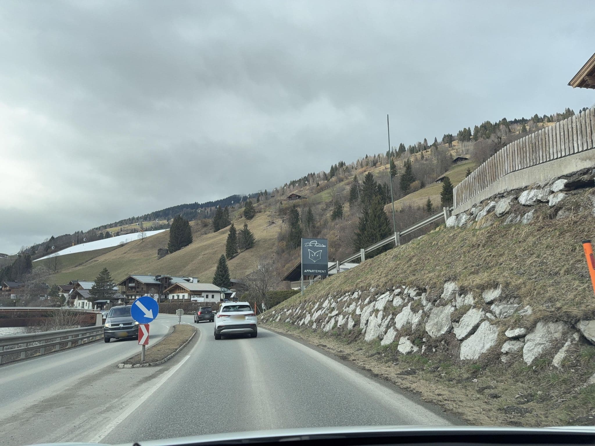 Street view near Der Fuchsbau - Appartement, Saalbach — © ottor (CC BY-SA · Mapillary)