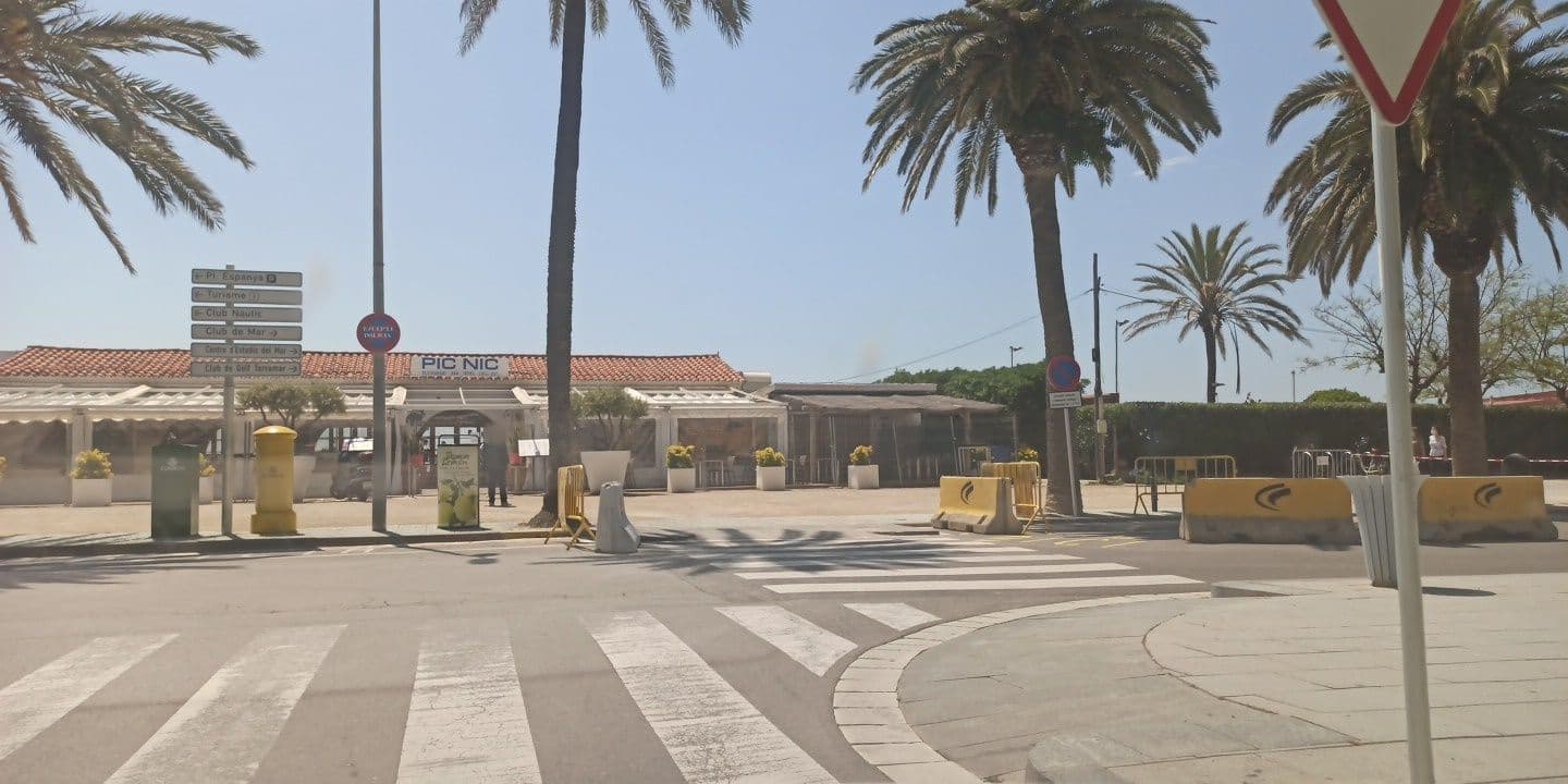 Street view near Calipolis, Sitges — © yopaseopor (CC BY-SA · Mapillary)